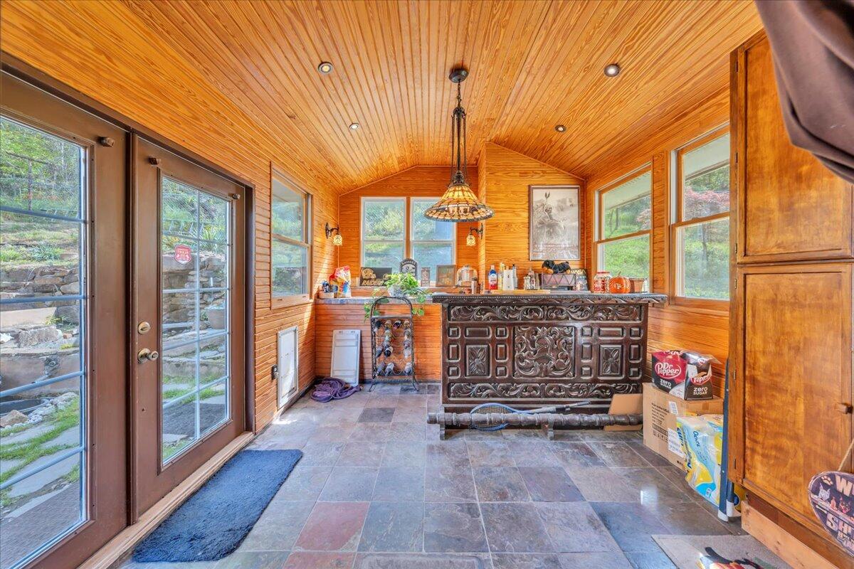 6185 Bent Mountain Rd, Roanoke, Virginia image 14