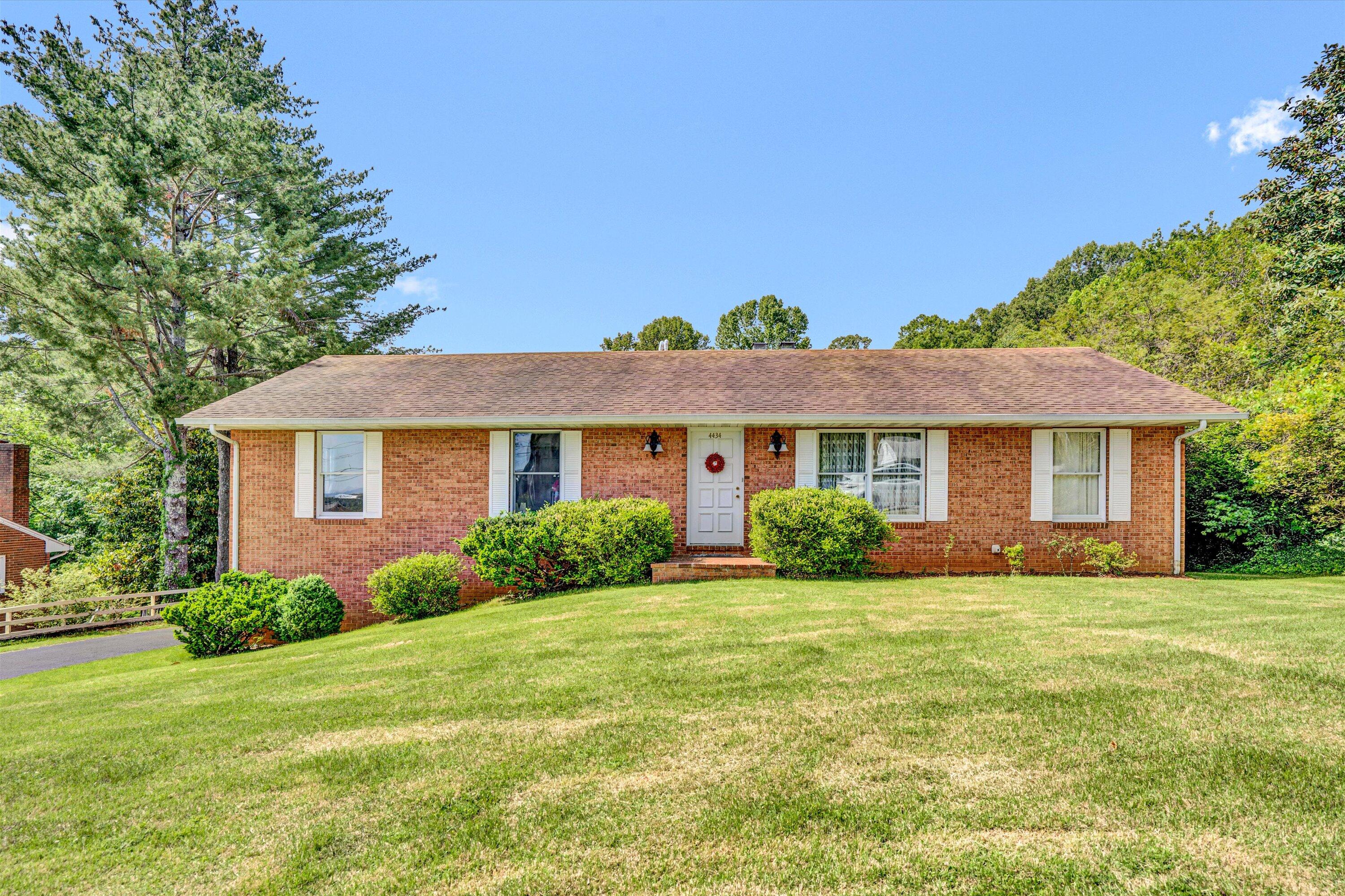 4434 Rosecrest Rd, Roanoke, Virginia image 1