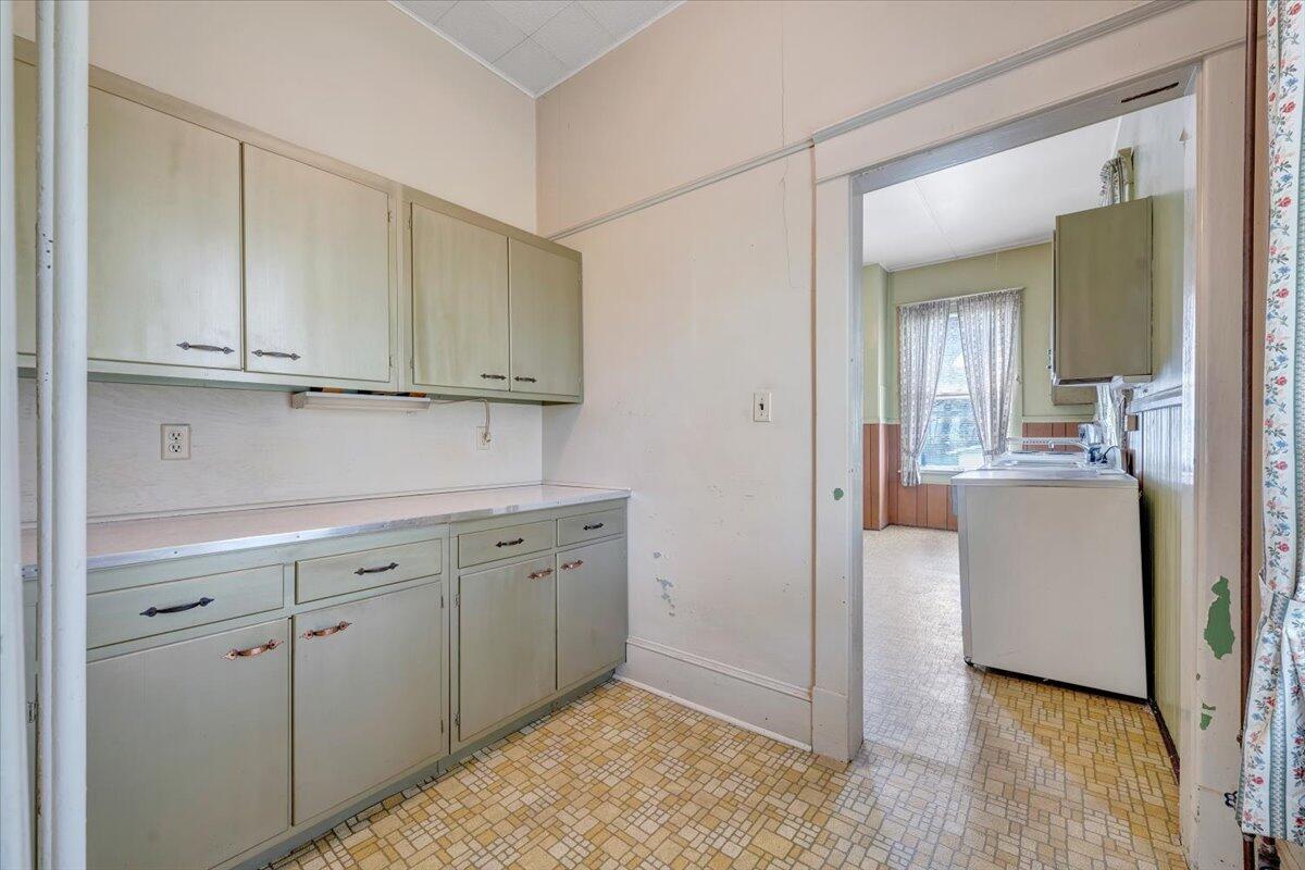 616 Midland Trl, Covington, Virginia image 15