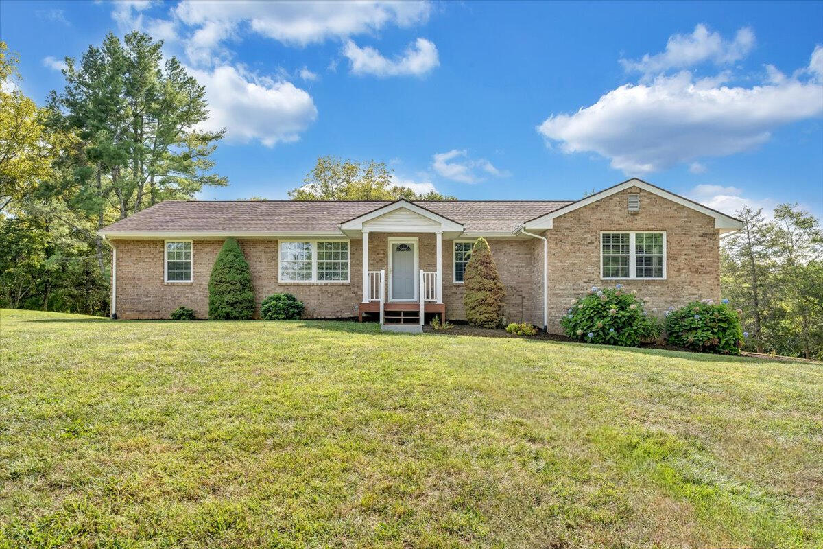 2167 Shavers Farm Rd, Fincastle, Virginia image 1