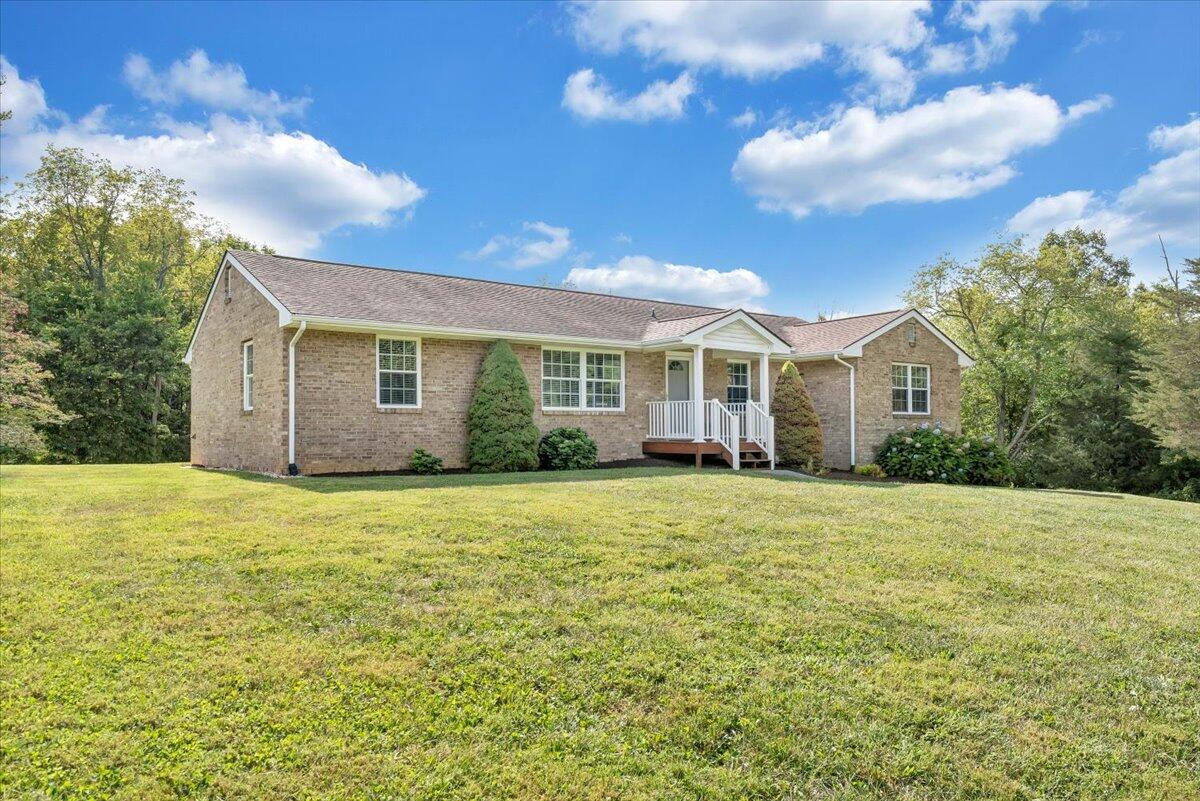 2167 Shavers Farm Rd, Fincastle, Virginia image 3