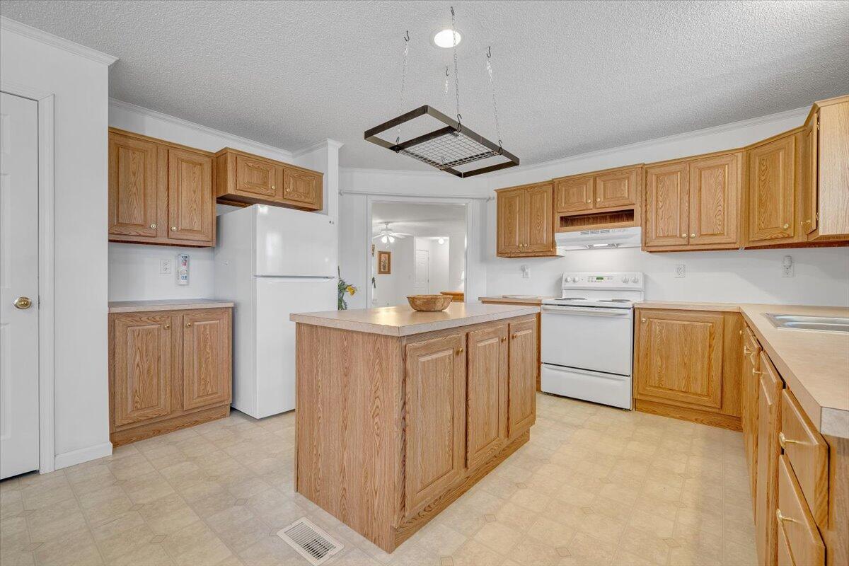 200 Surber Dr, Moneta, Virginia image 20