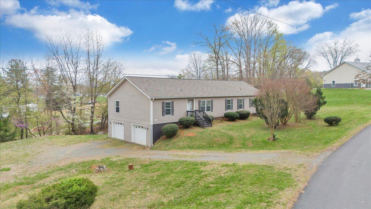200 Surber Dr, Moneta, Virginia image 3