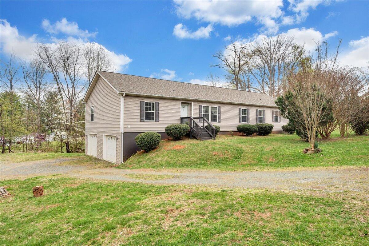 200 Surber Dr, Moneta, Virginia image 8