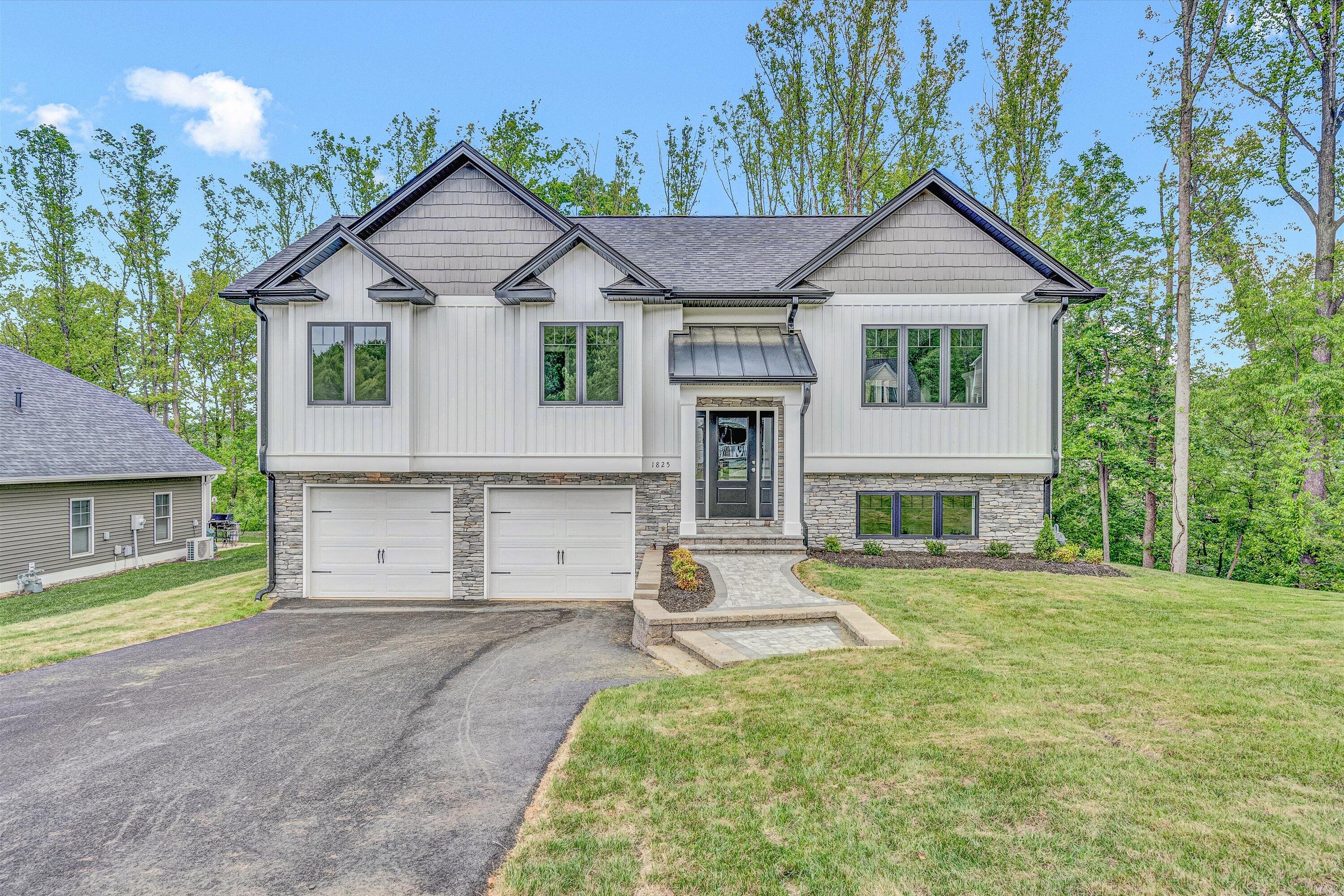 1825 Parker Ln, Vinton, Virginia image 1