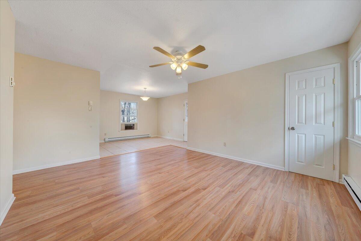 324 Longview Ct, Pulaski, Virginia image 2
