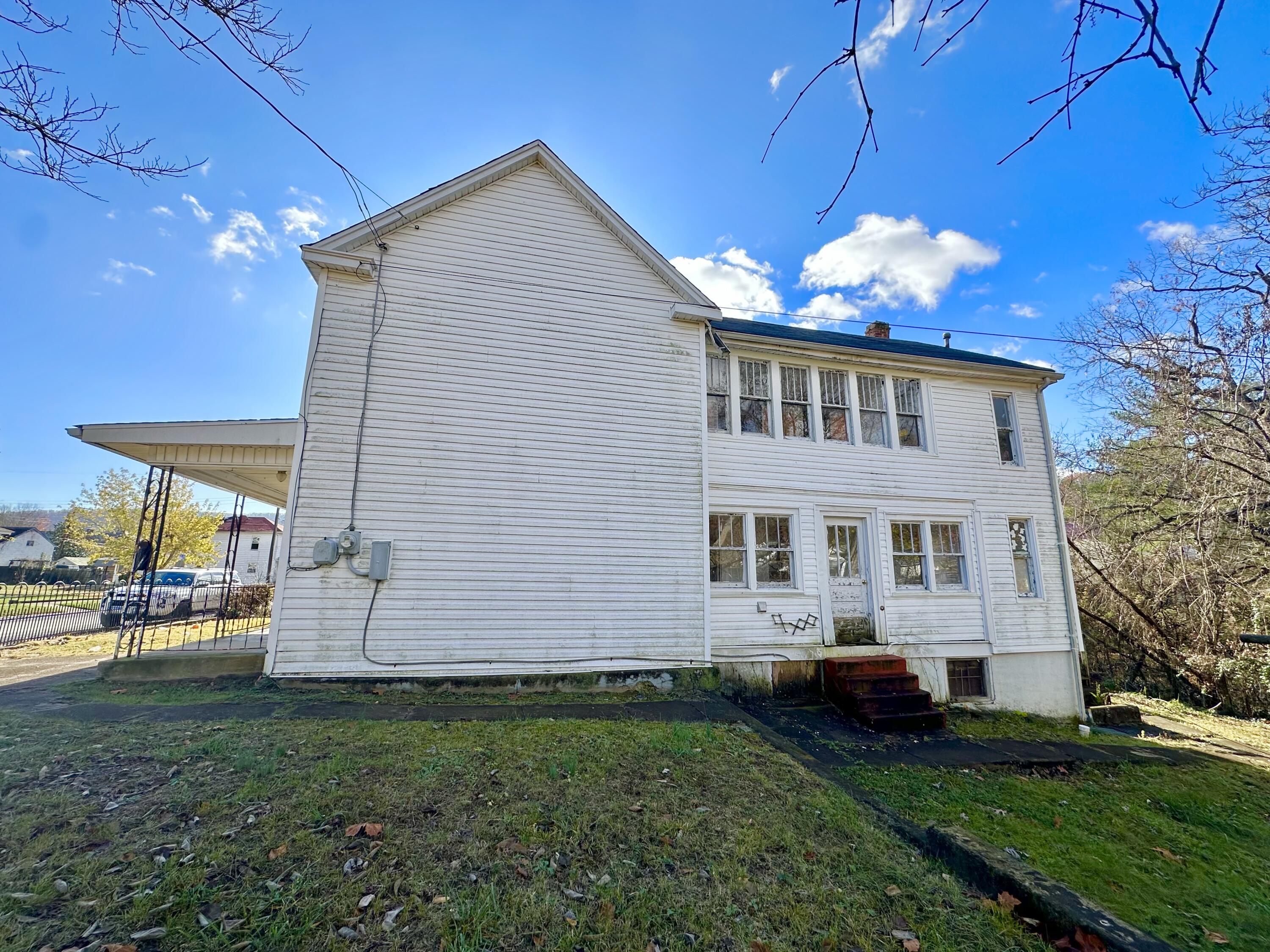 817 Rose Ave, Clifton Forge, Virginia image 4