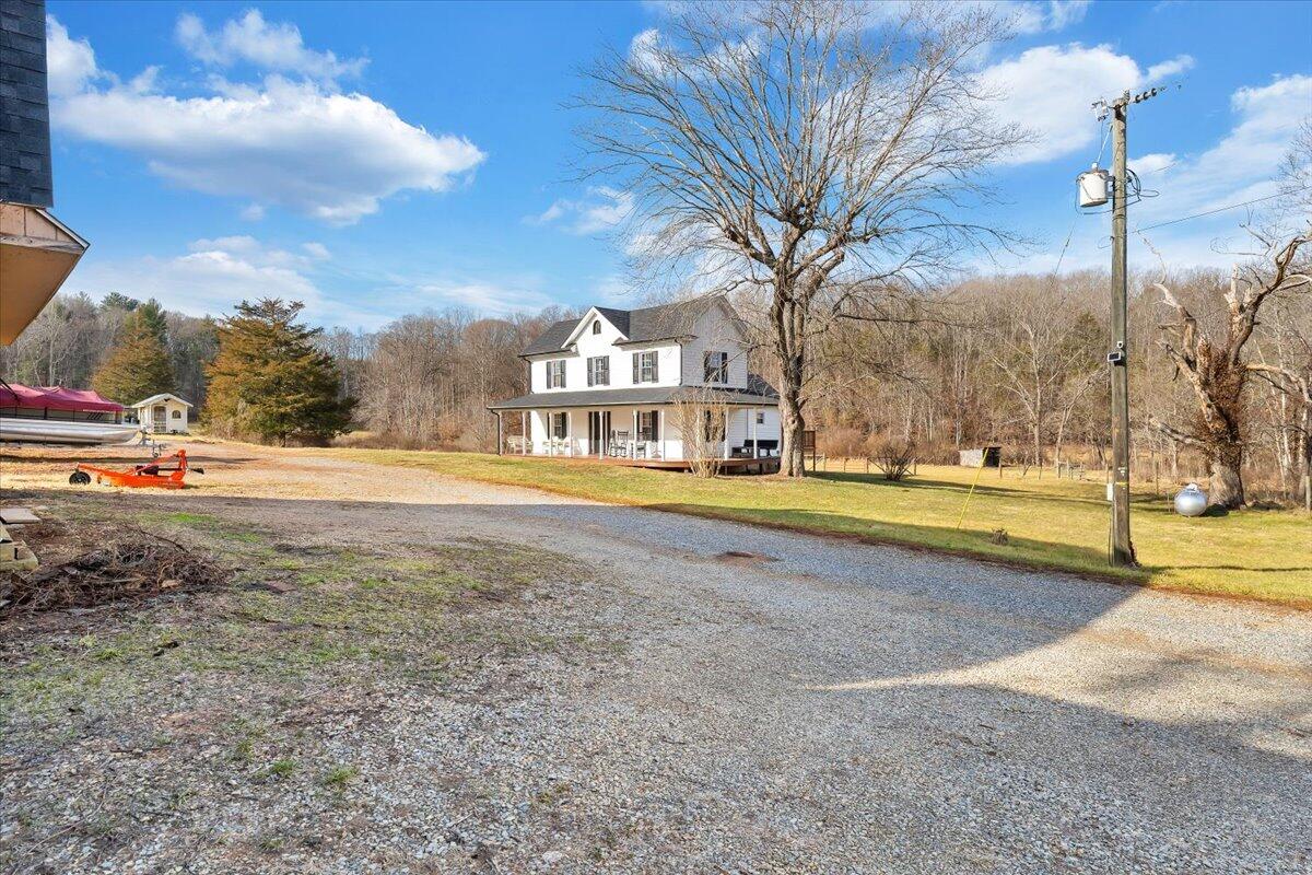 380 Trails End Dr, Hardy, Virginia image 4