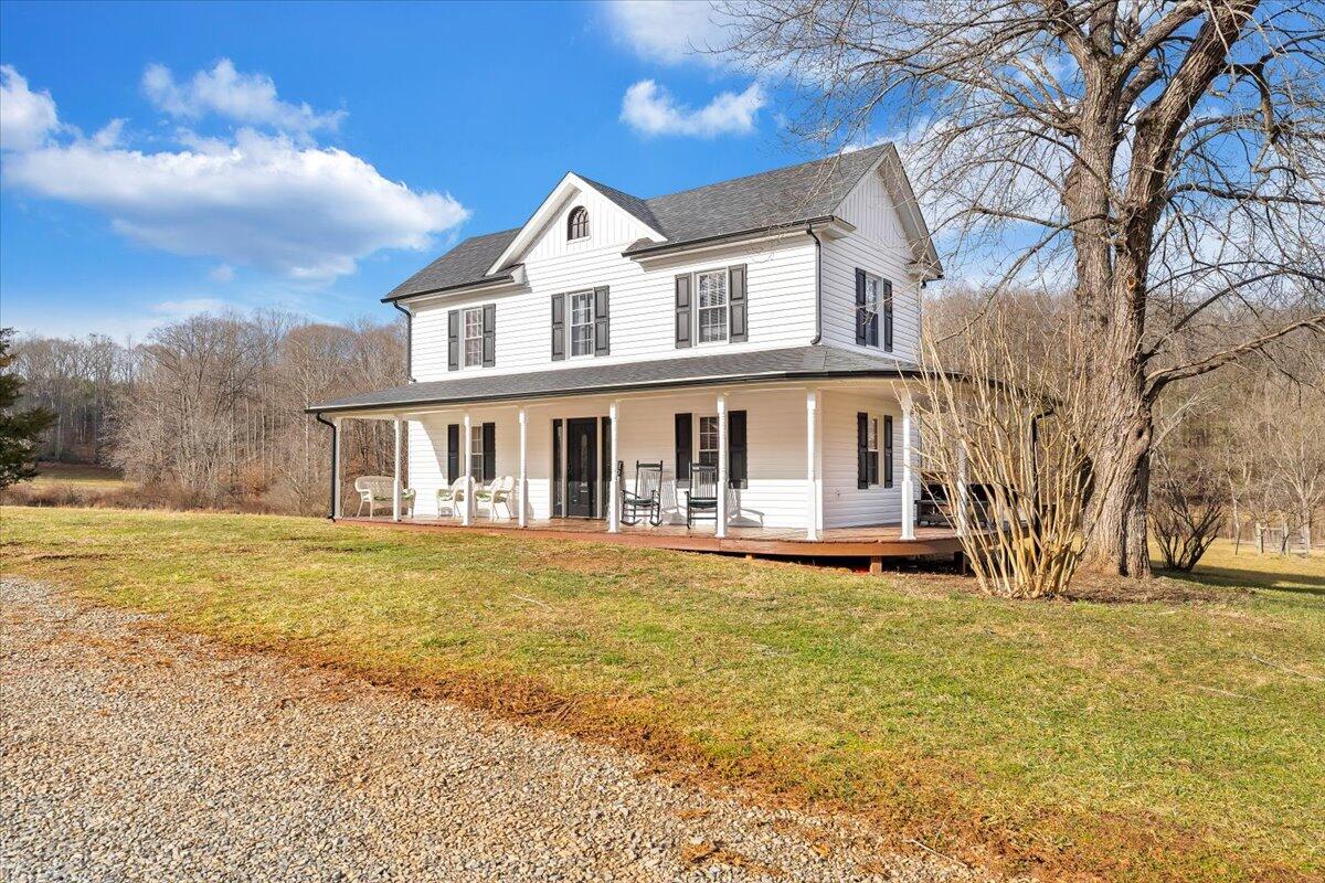 380 Trails End Dr, Hardy, Virginia image 2
