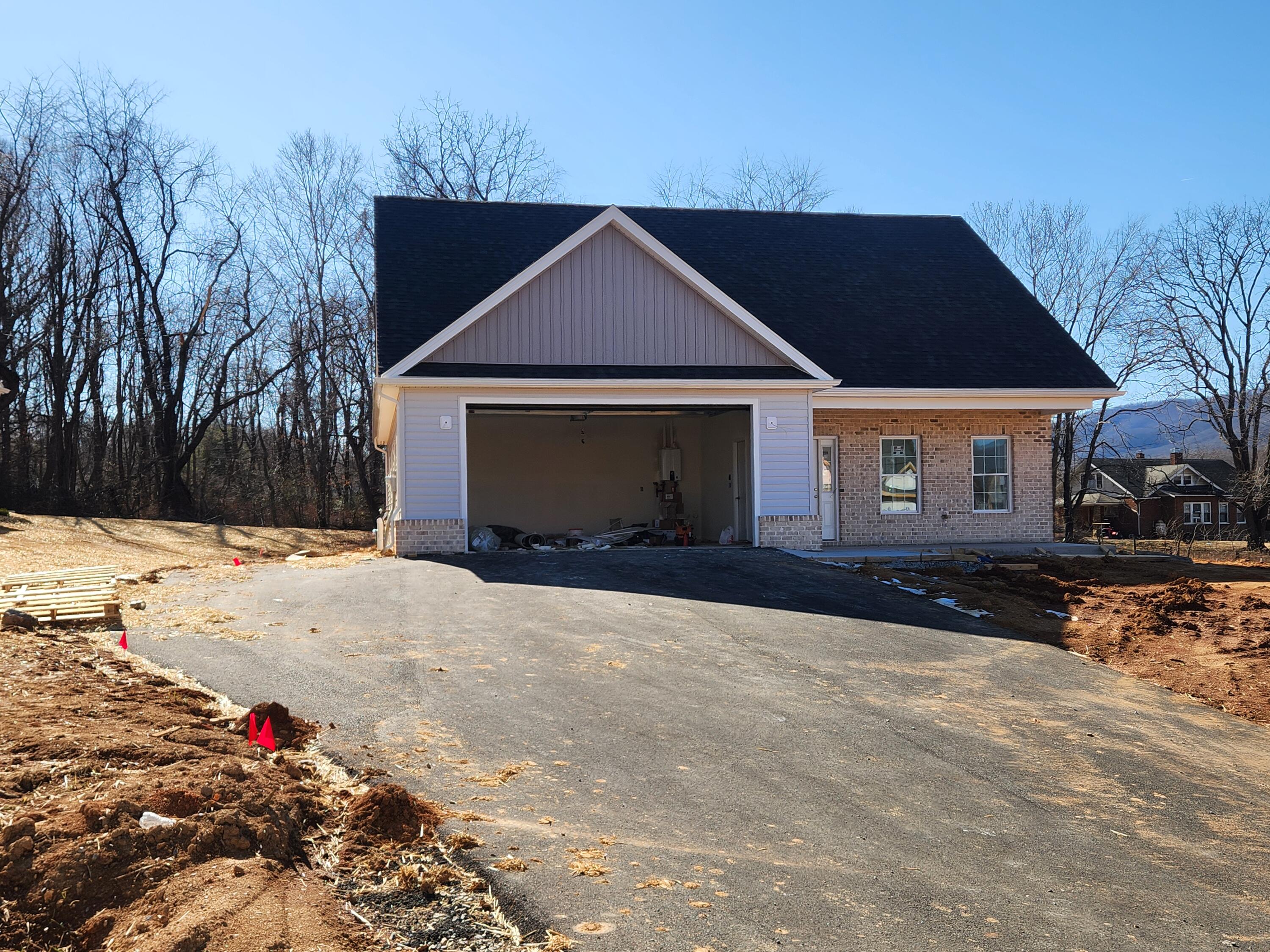 5505 New Pleasant Way, Salem, Virginia image 1