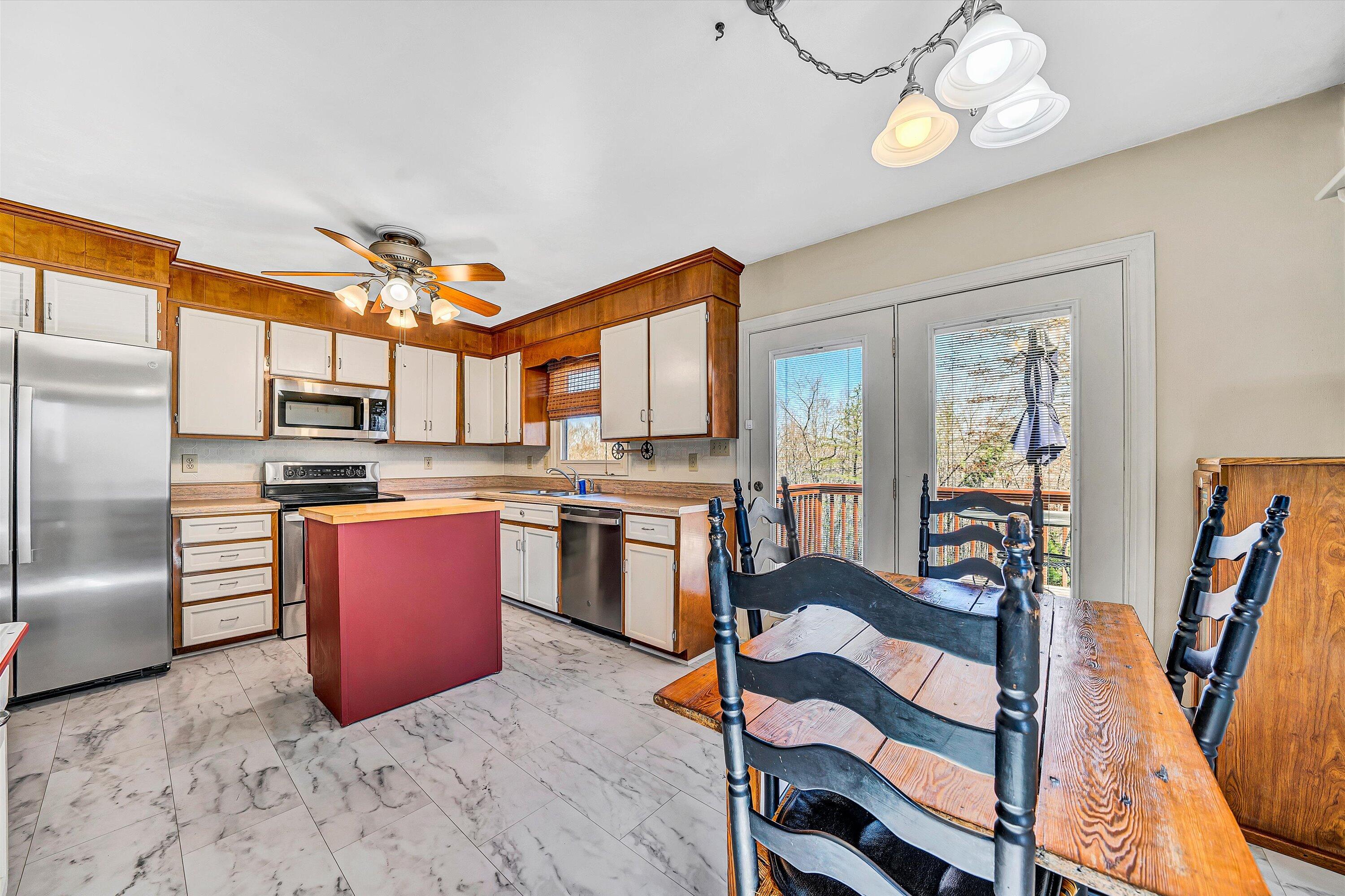2474 Thomasson Mill Rd, Goodview, Virginia image 8
