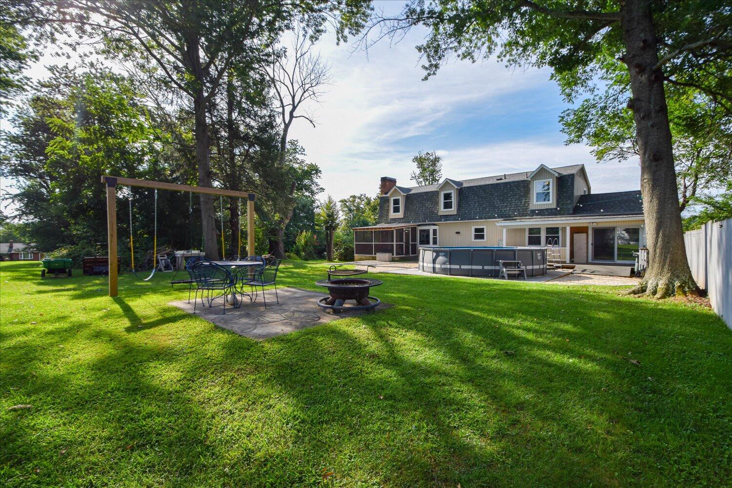 Salem, Virginia 24153, United States, 5 Bedrooms Bedrooms, ,3 BathroomsBathrooms,Residential,Active,194294