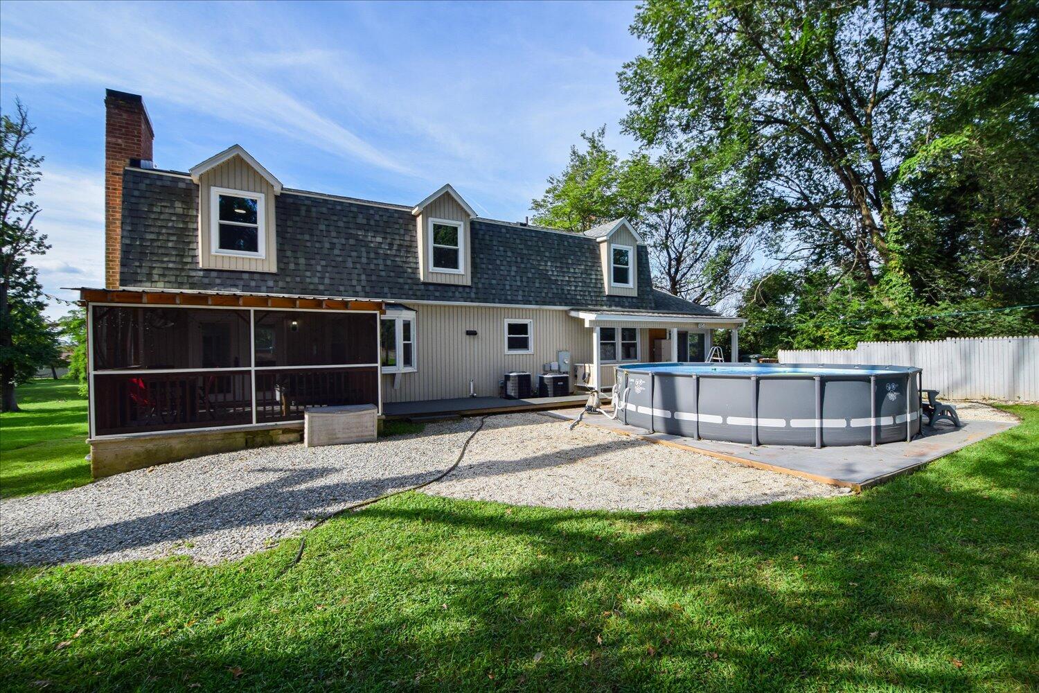 Salem, Virginia 24153, United States, 5 Bedrooms Bedrooms, ,3 BathroomsBathrooms,Residential,Active,194294