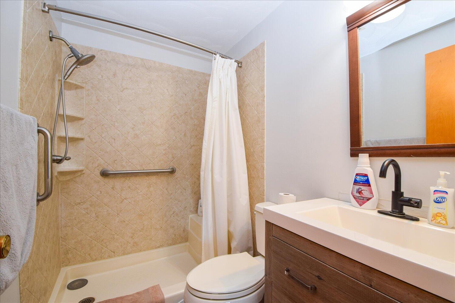 Salem, Virginia 24153, United States, 5 Bedrooms Bedrooms, ,3 BathroomsBathrooms,Residential,Active,194294