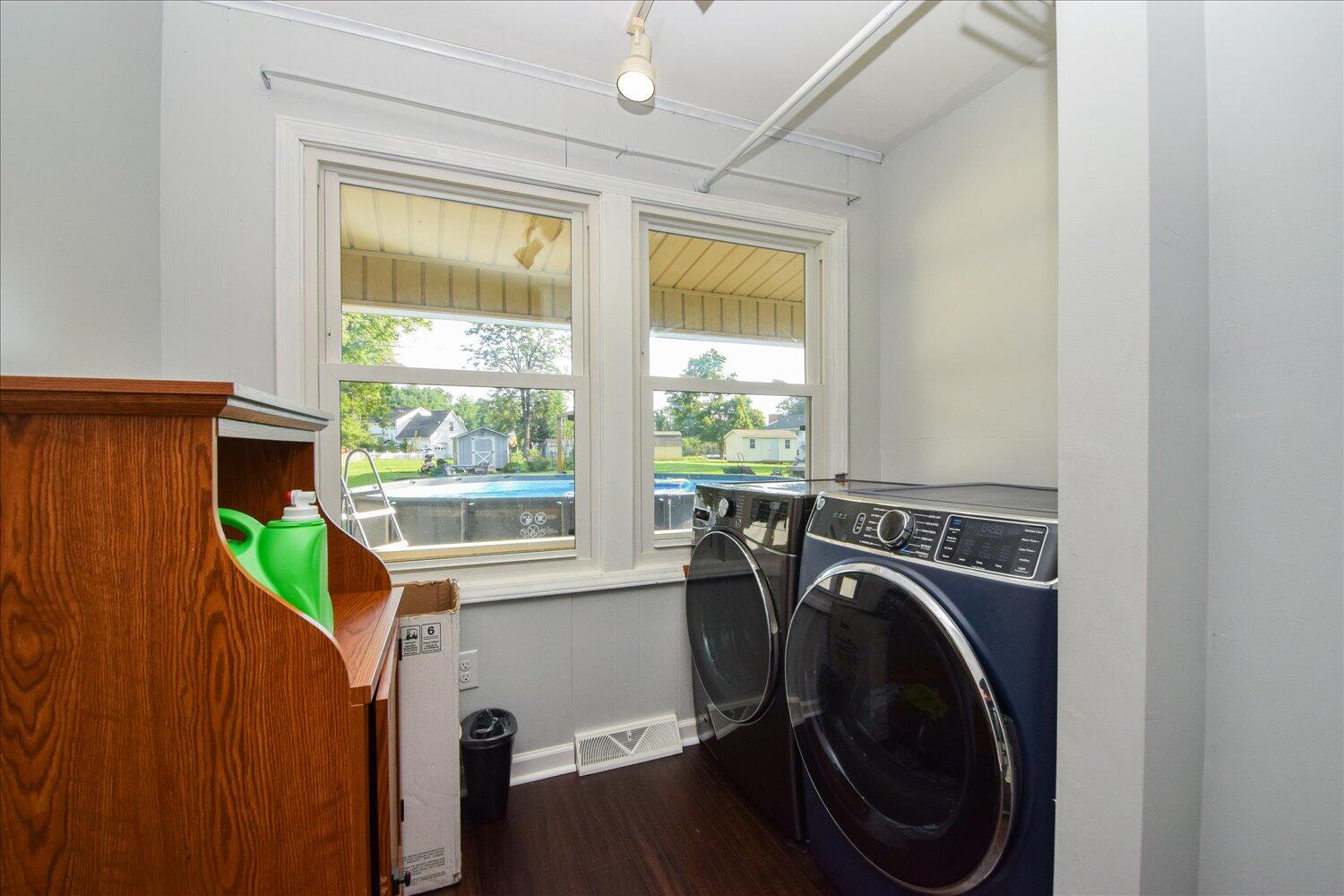 Salem, Virginia 24153, United States, 5 Bedrooms Bedrooms, ,3 BathroomsBathrooms,Residential,Active,194294