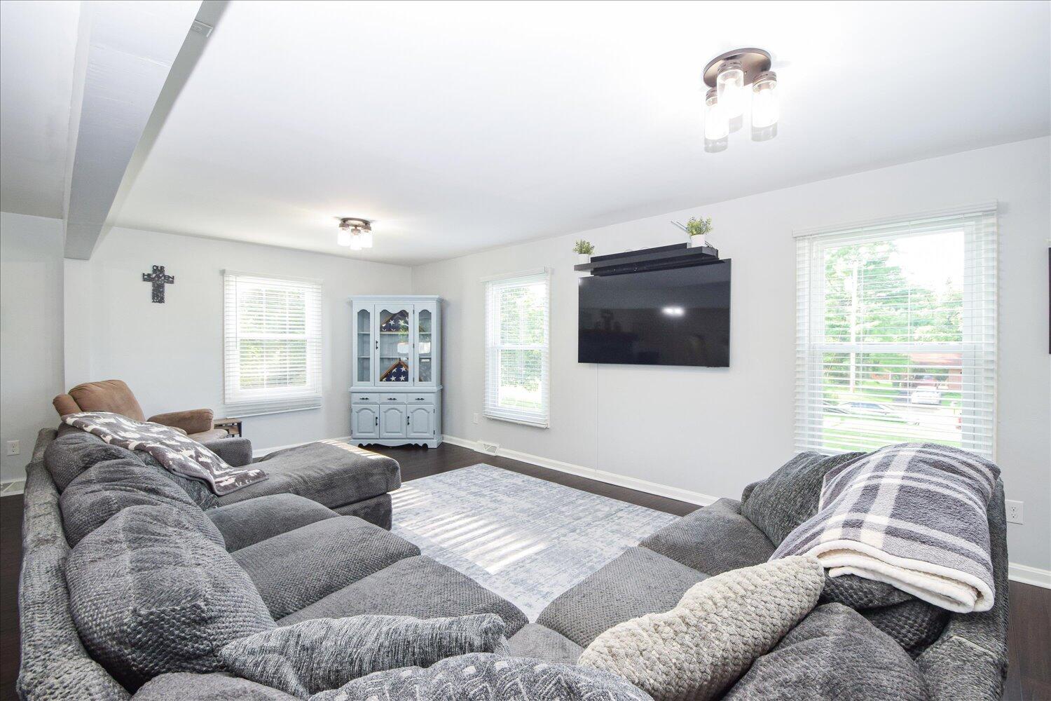 Salem, Virginia 24153, United States, 5 Bedrooms Bedrooms, ,3 BathroomsBathrooms,Residential,Active,194294