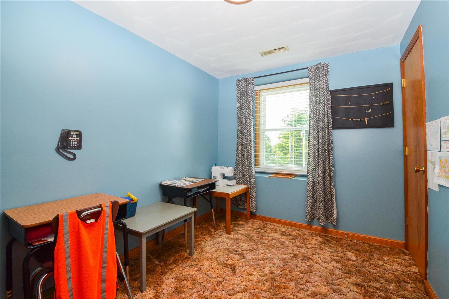 Salem, Virginia 24153, United States, 5 Bedrooms Bedrooms, ,3 BathroomsBathrooms,Residential,Active,194294