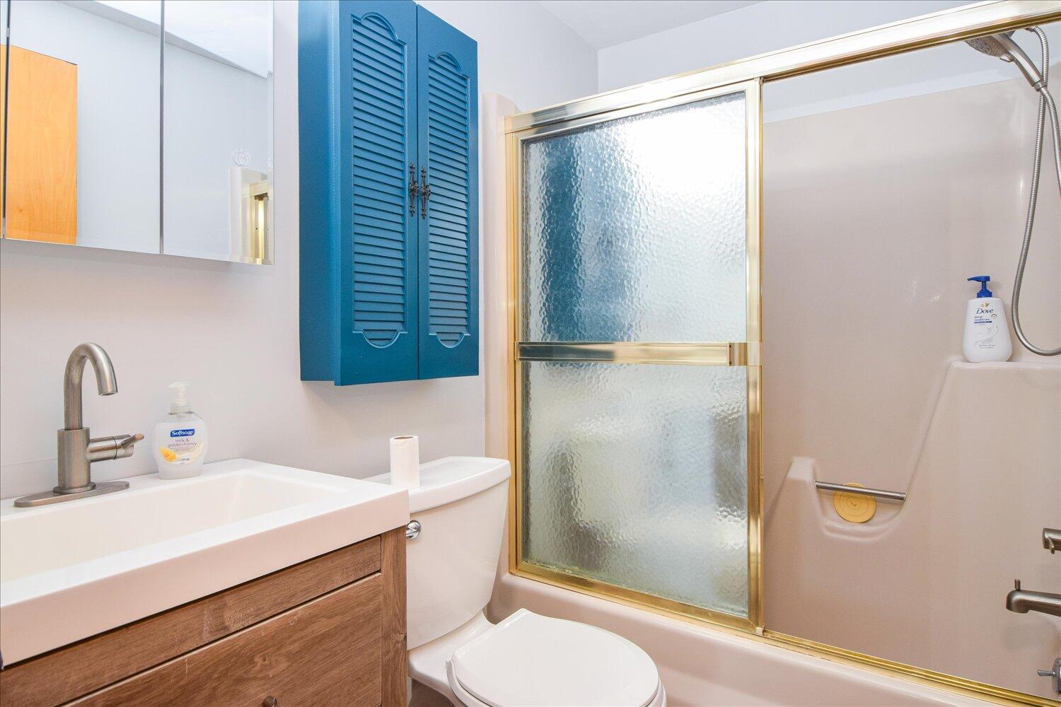 Salem, Virginia 24153, United States, 5 Bedrooms Bedrooms, ,3 BathroomsBathrooms,Residential,Active,194294