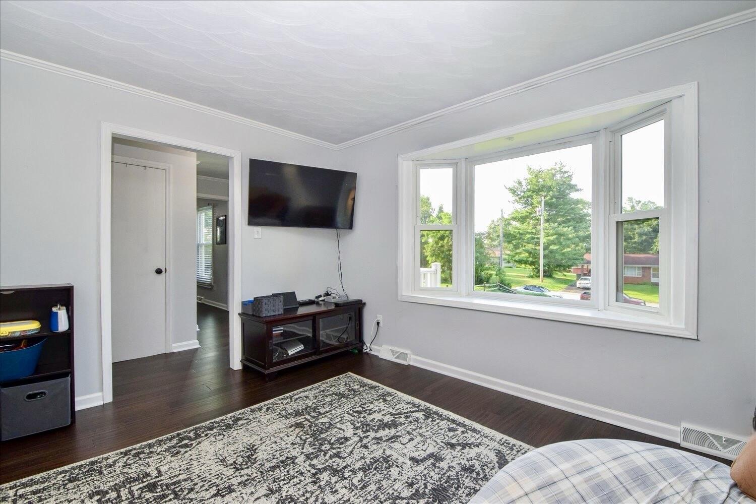 Salem, Virginia 24153, United States, 5 Bedrooms Bedrooms, ,3 BathroomsBathrooms,Residential,Active,194294