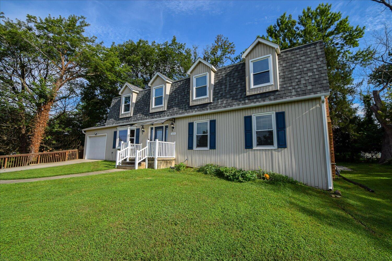 Salem, Virginia 24153, United States, 5 Bedrooms Bedrooms, ,3 BathroomsBathrooms,Residential,Active,194294