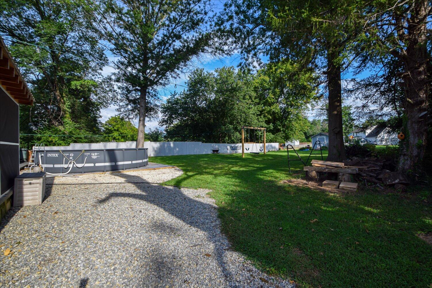 Salem, Virginia 24153, United States, 5 Bedrooms Bedrooms, ,3 BathroomsBathrooms,Residential,Active,194294