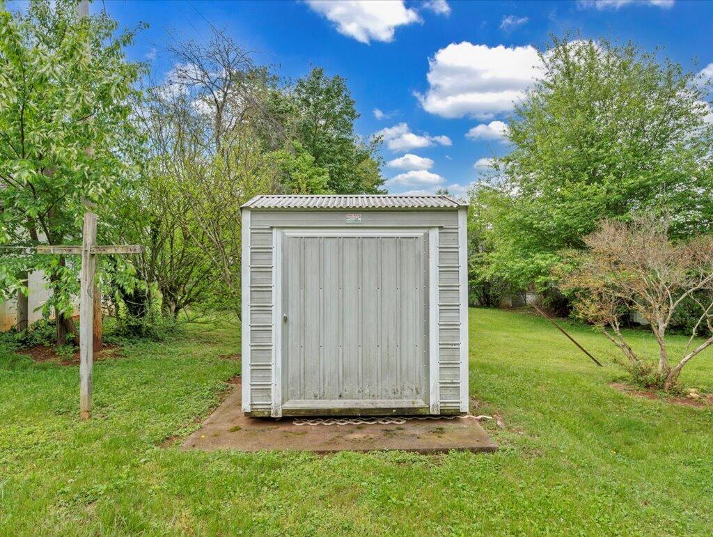 110 Lafayette Ave, Martinsville, Virginia image 25
