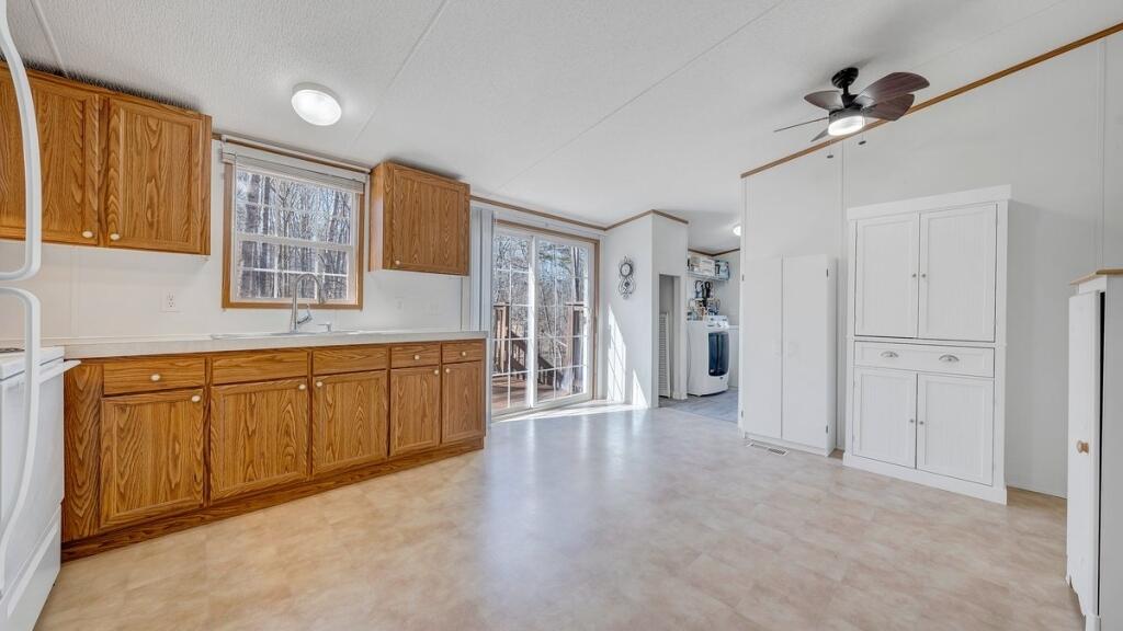 407 Spinnaker Way, Moneta, Virginia image 11