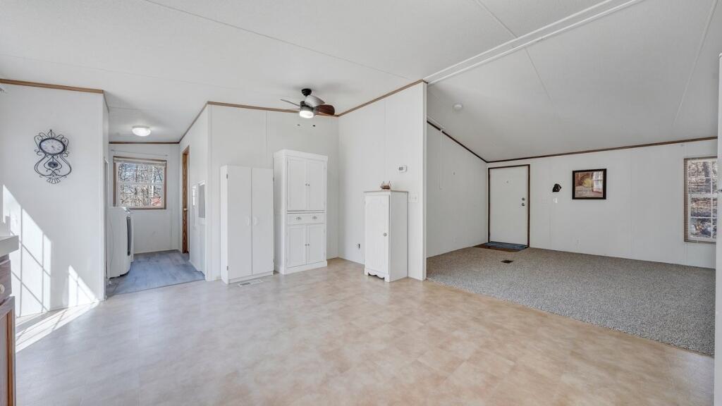 407 Spinnaker Way, Moneta, Virginia image 9