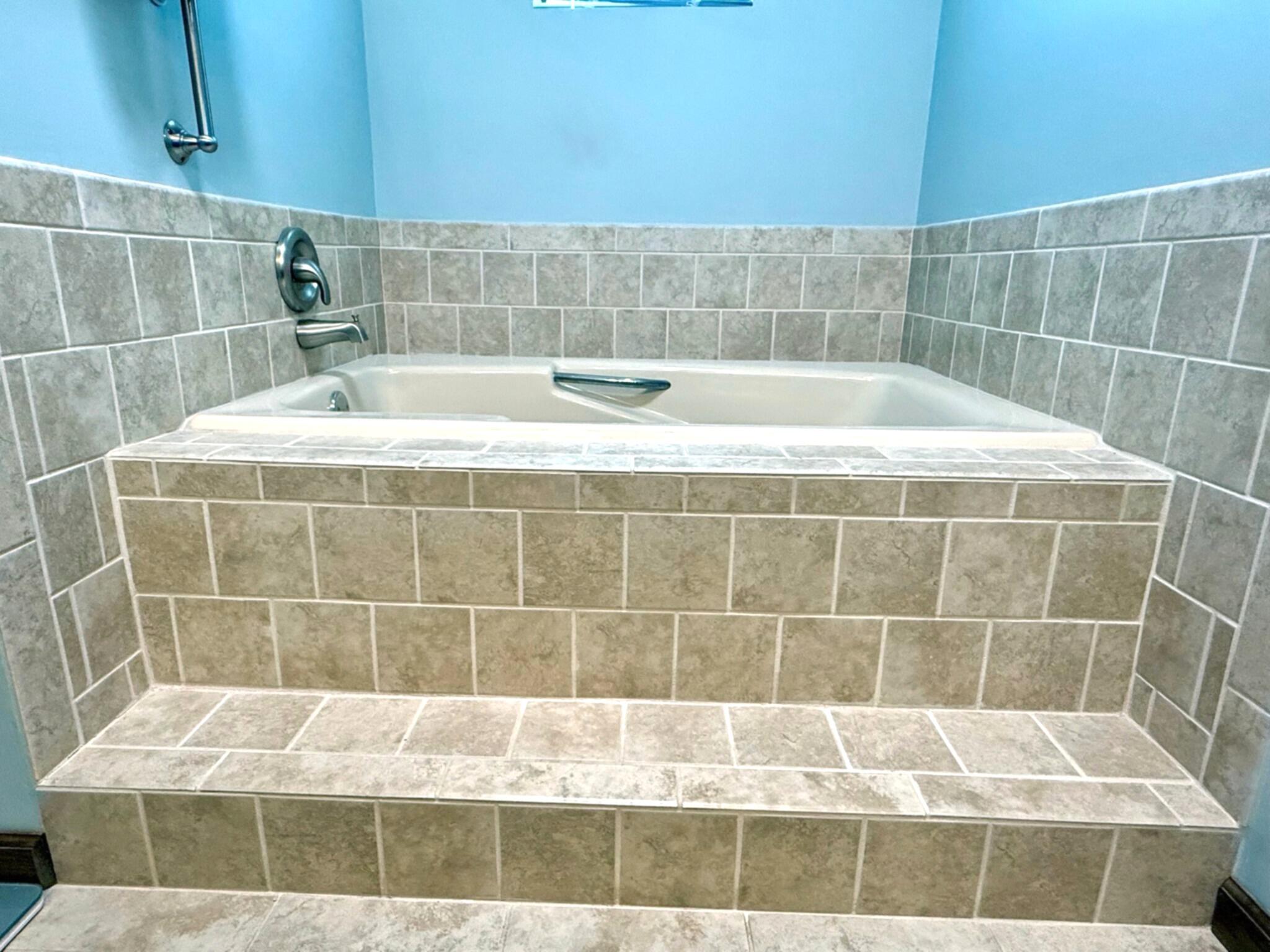 2395 Giles Dr, Christiansburg, Ohio image 25