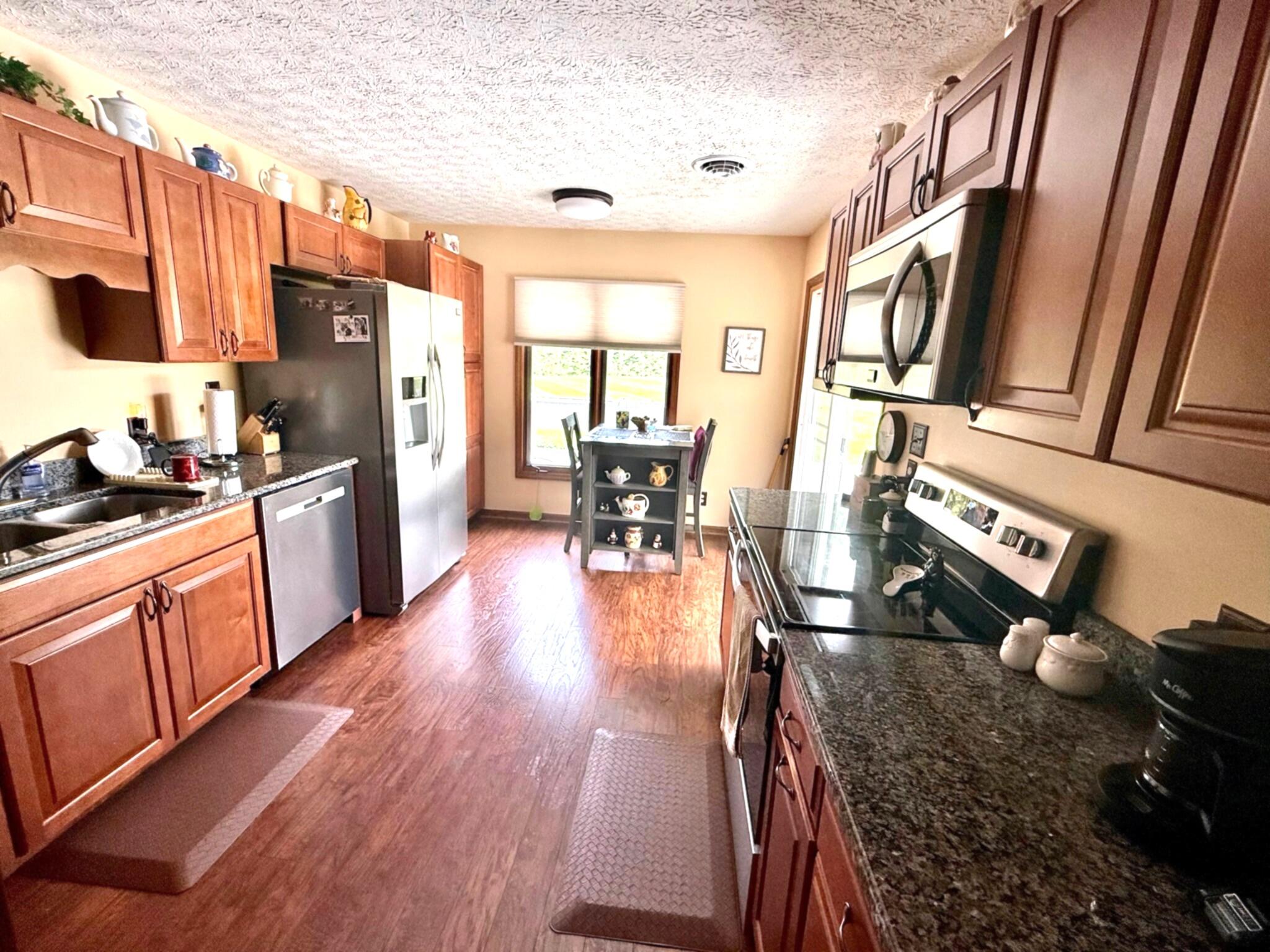 2395 Giles Dr, Christiansburg, Ohio image 18