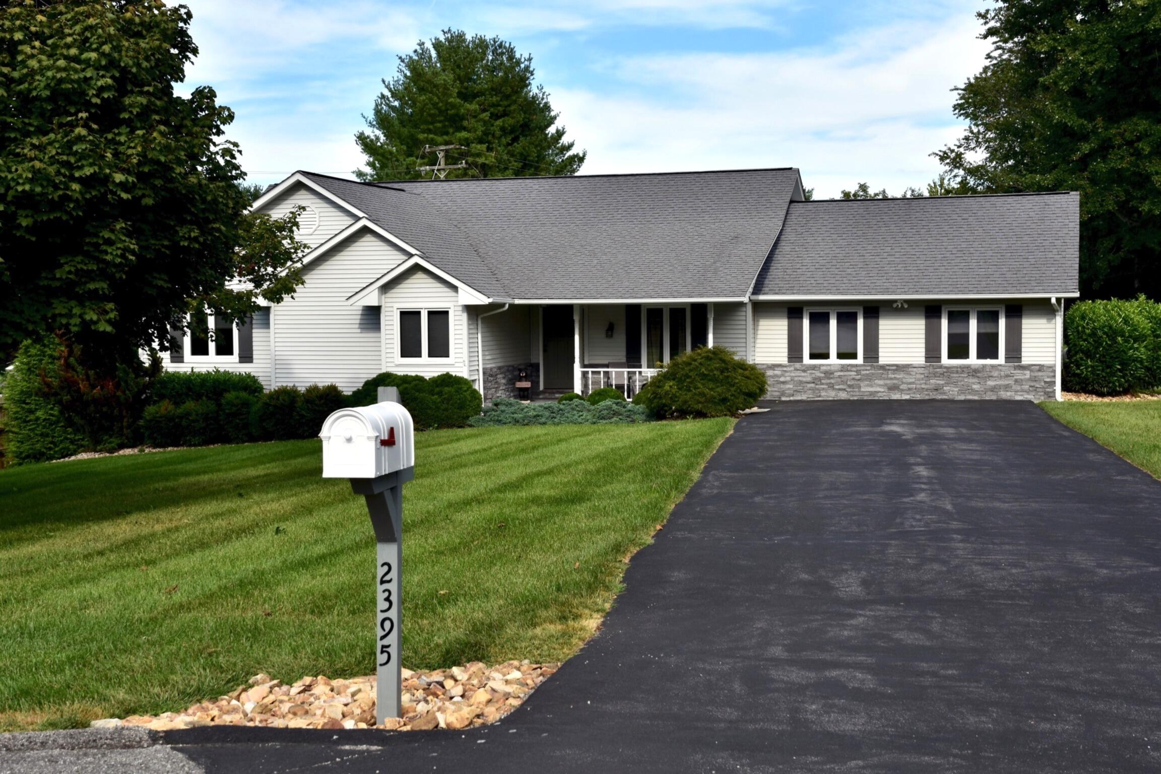 2395 Giles Dr, Christiansburg, Ohio image 1