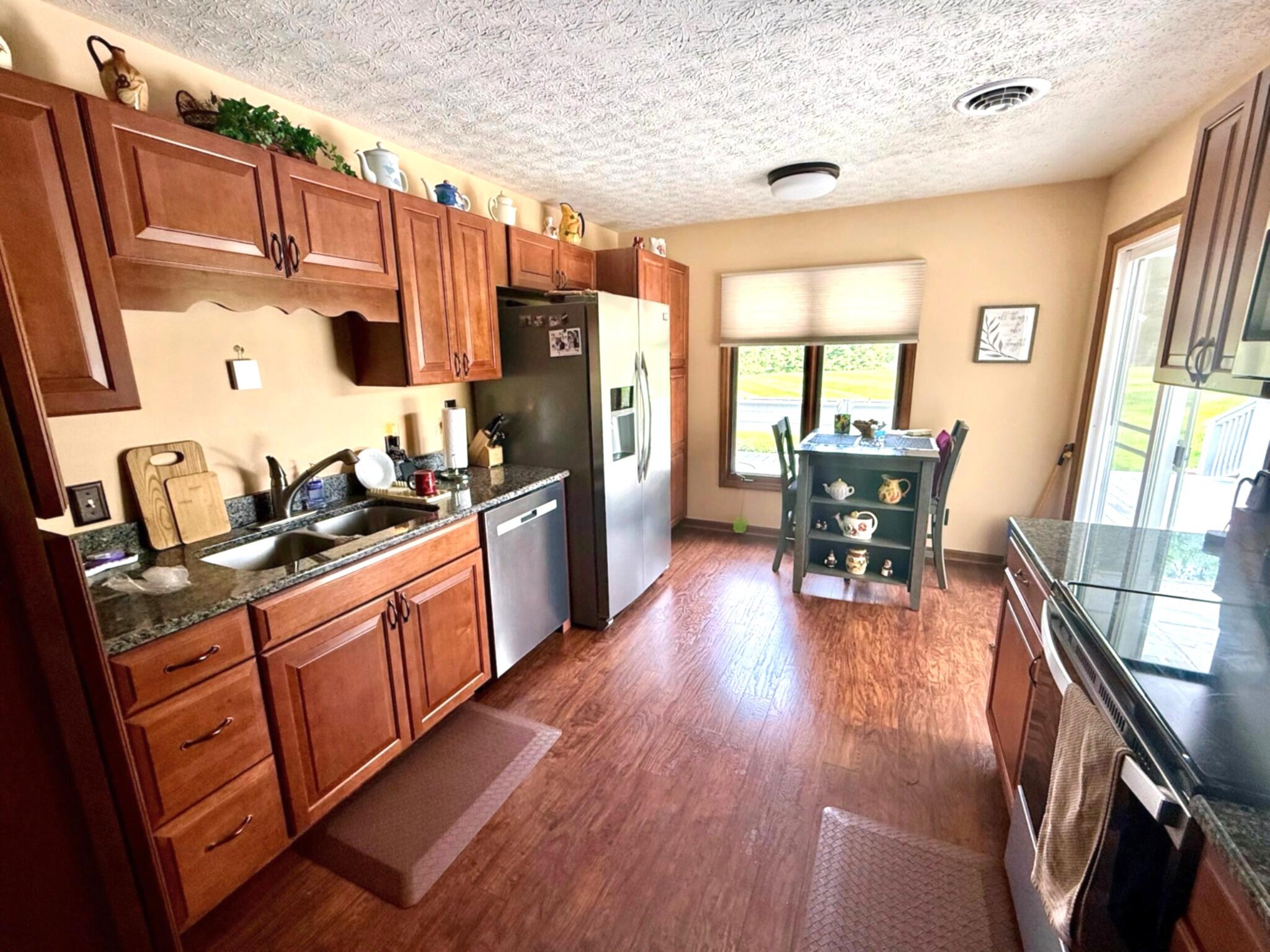 2395 Giles Dr, Christiansburg, Ohio image 16