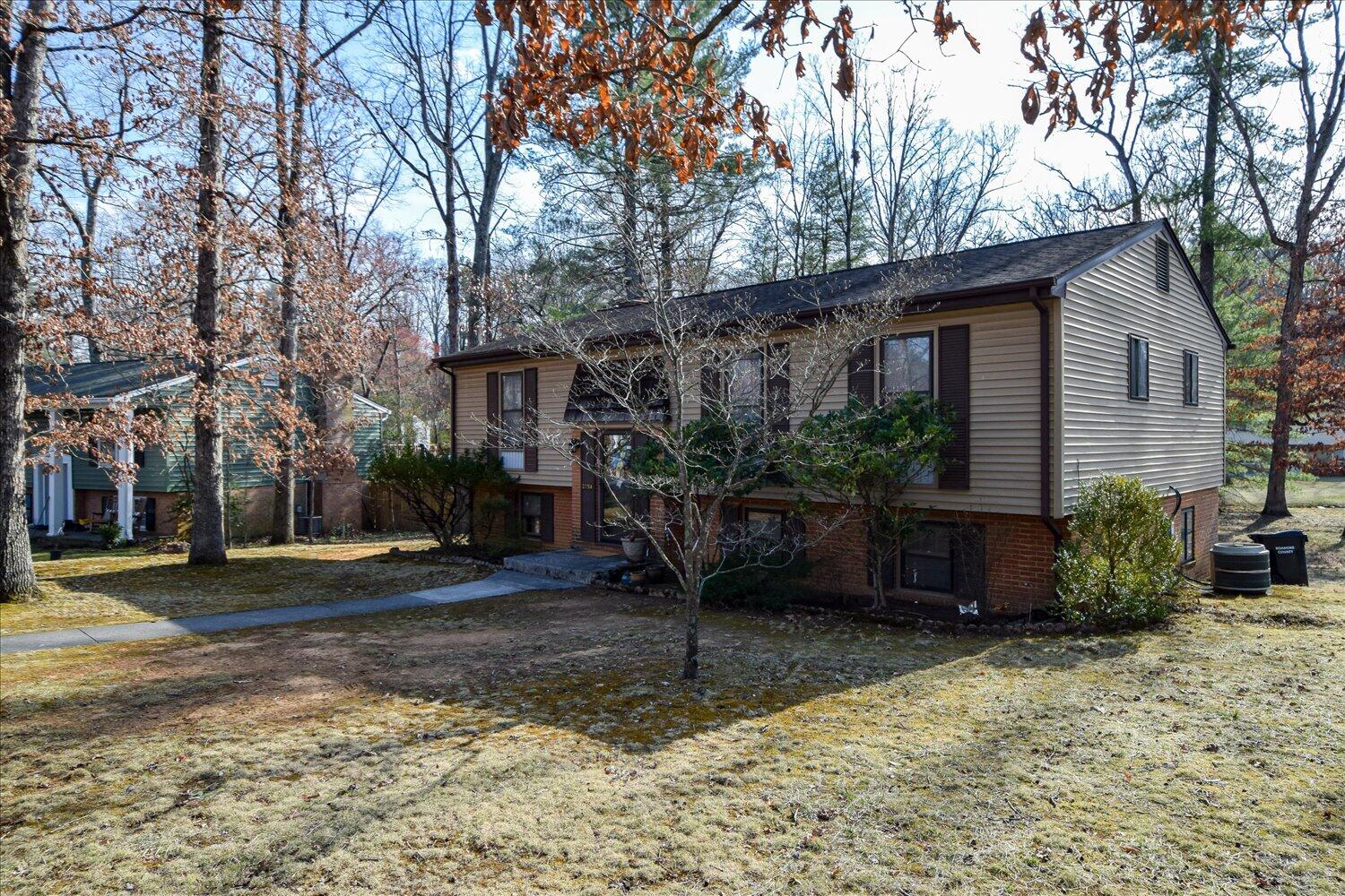 2754 Tanglewood Dr, Roanoke, Virginia image 25