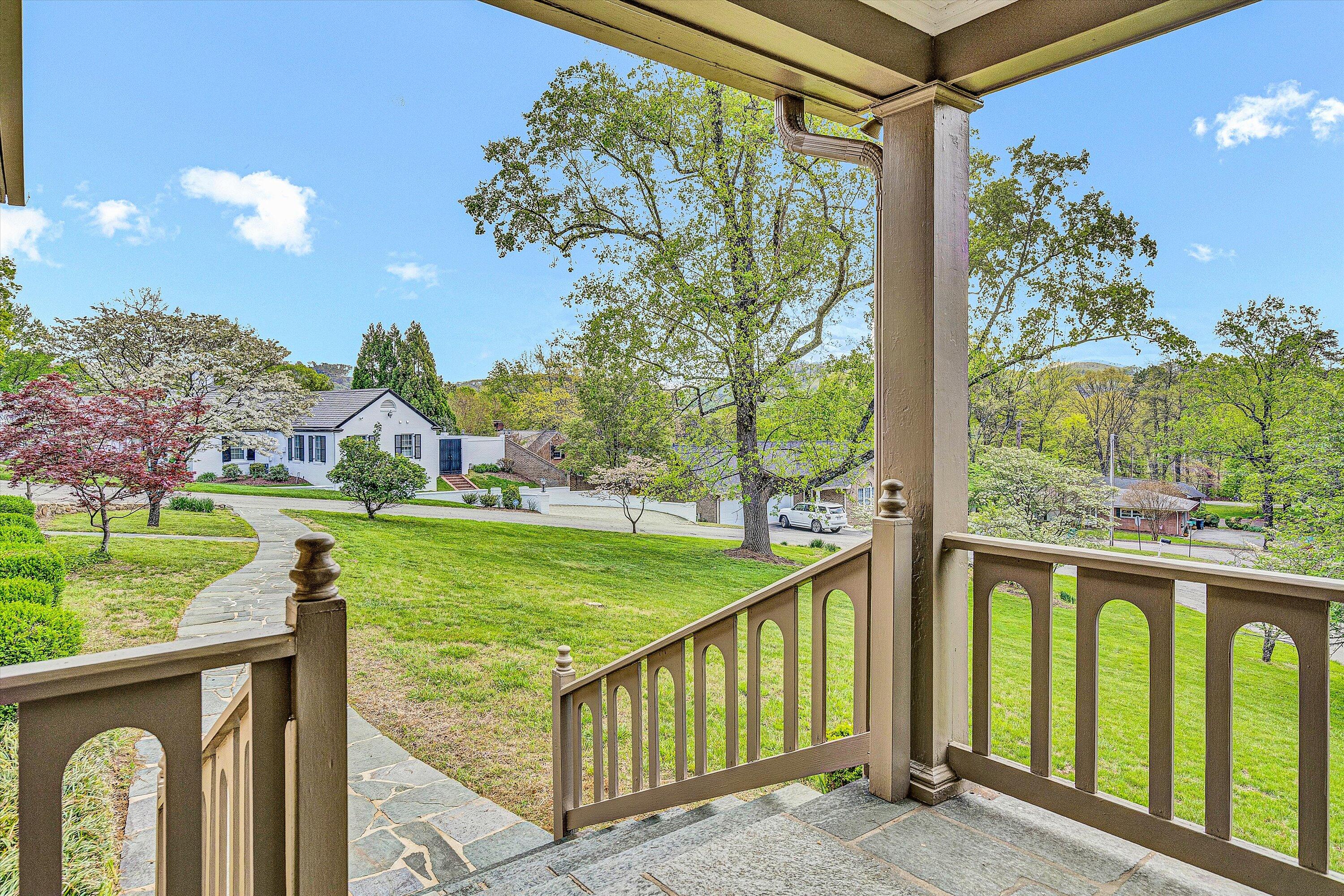 1367 Lakewood Dr, Roanoke, Virginia image 4