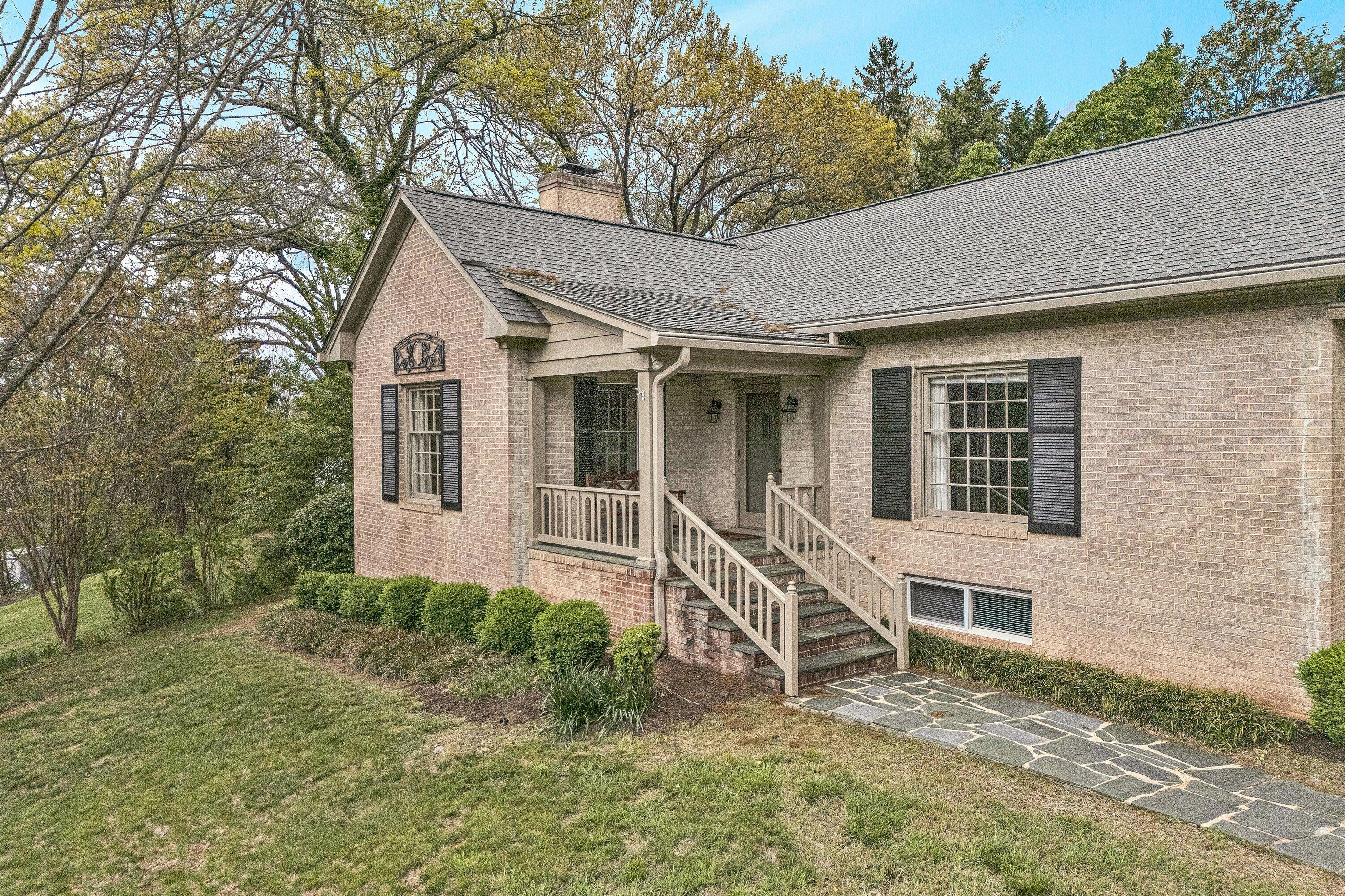 1367 Lakewood Dr, Roanoke, Virginia image 3
