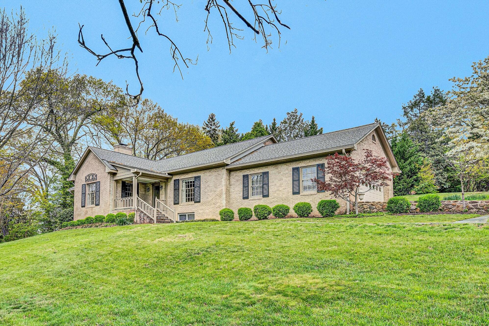 1367 Lakewood Dr, Roanoke, Virginia image 1