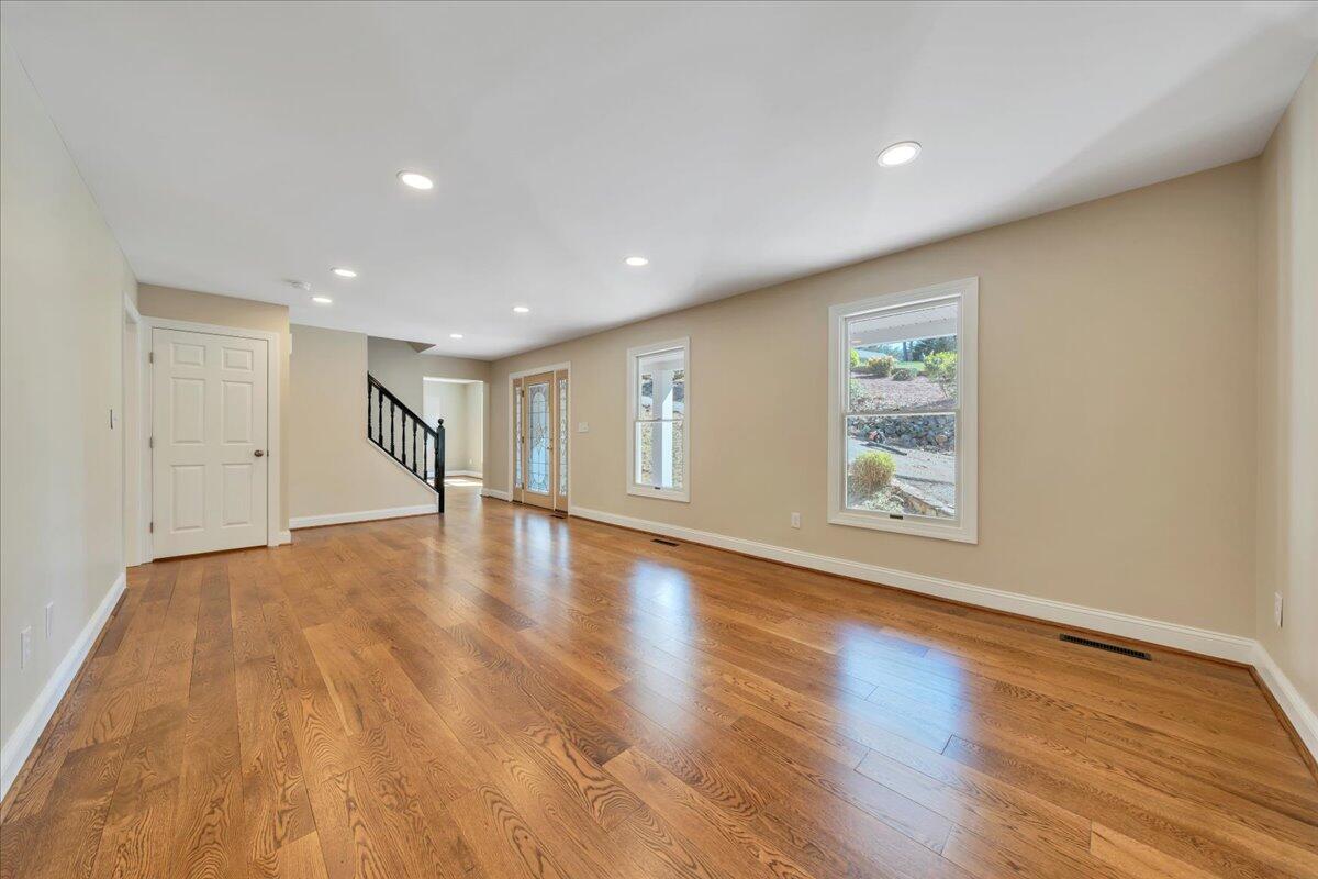188 Buck Run Dr, Moneta, Virginia image 4