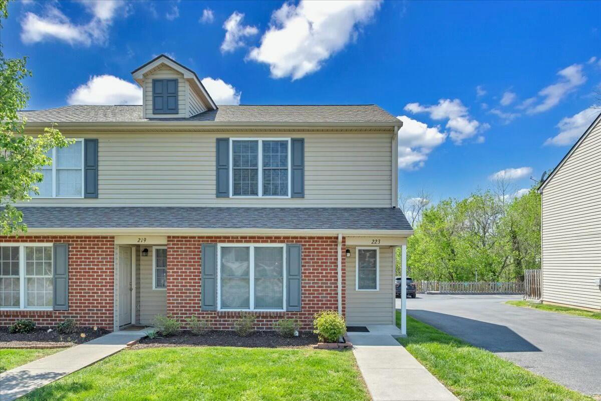 223 Ross St, Salem, Virginia image 1