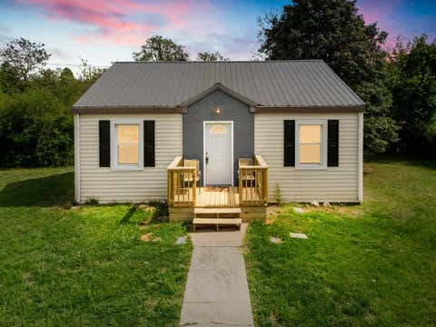 Homes For Sale - 48 Upland Dr<br/> Salem, VA 24153