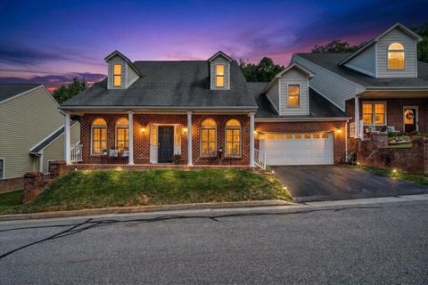 Homes For Sale - 5414 Quail Ridge Ct<br/> Roanoke, VA 24018