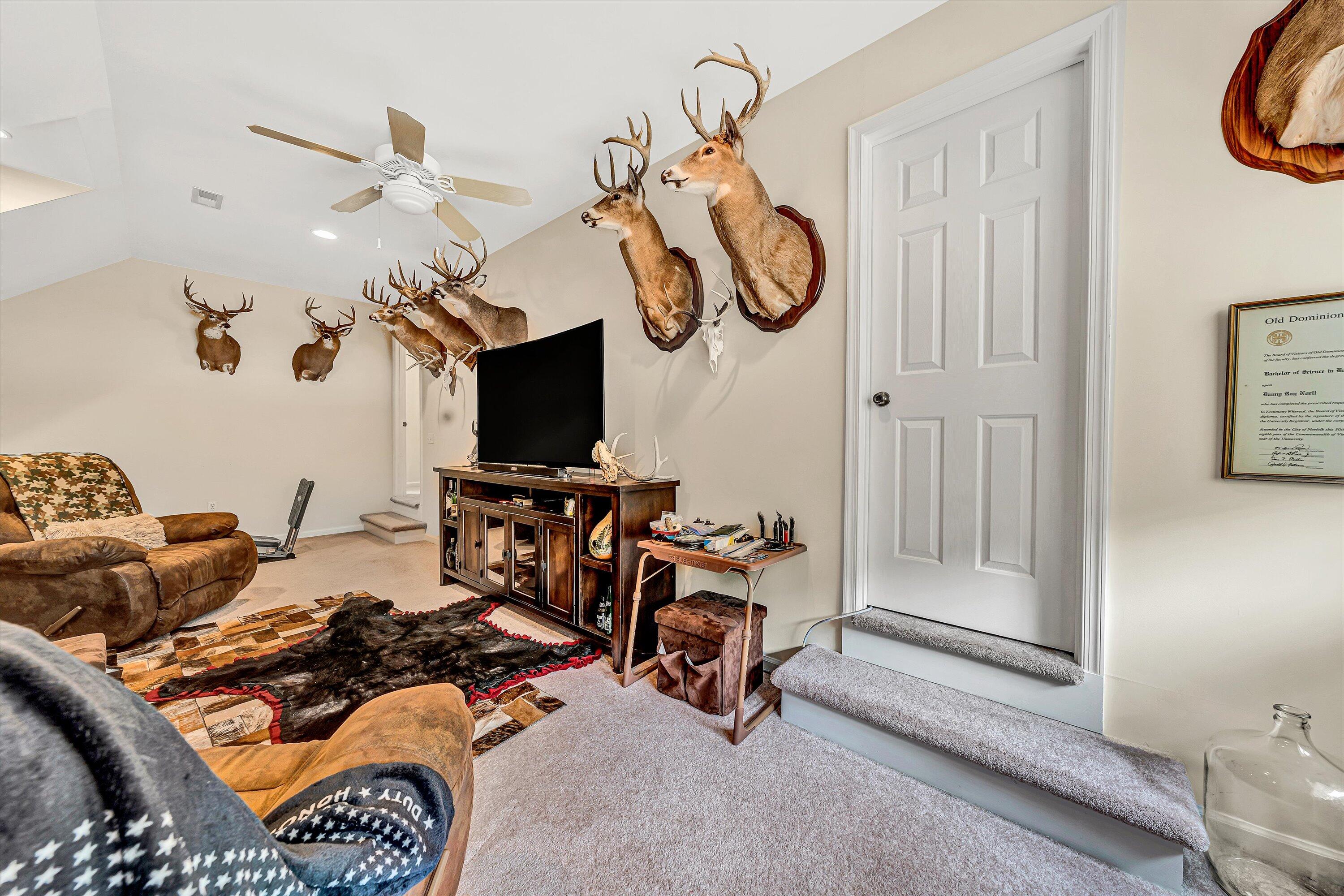 1309 W West Pine Ridge Rd, Huddleston, Virginia image 23
