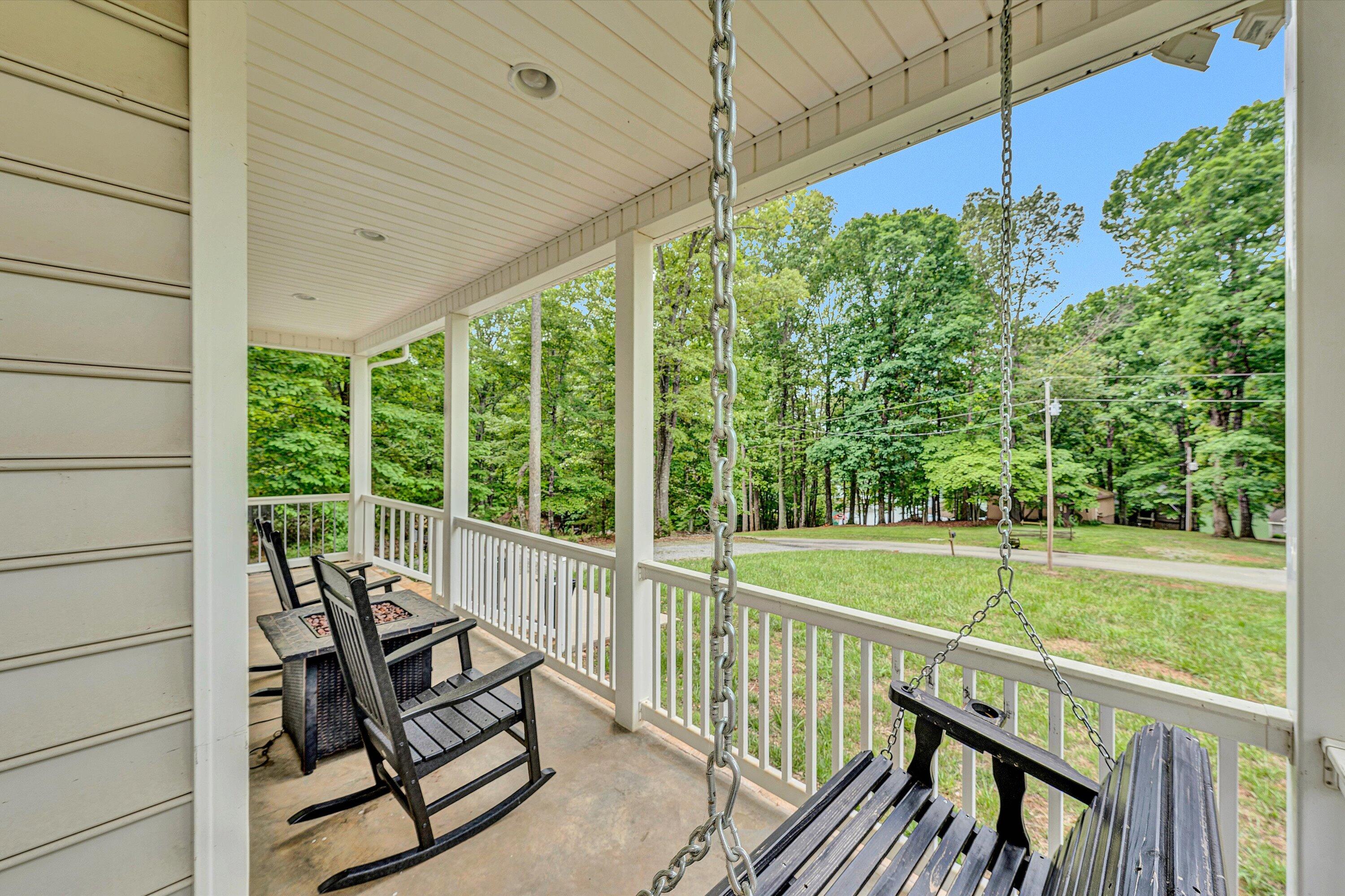 1309 W West Pine Ridge Rd, Huddleston, Virginia image 3