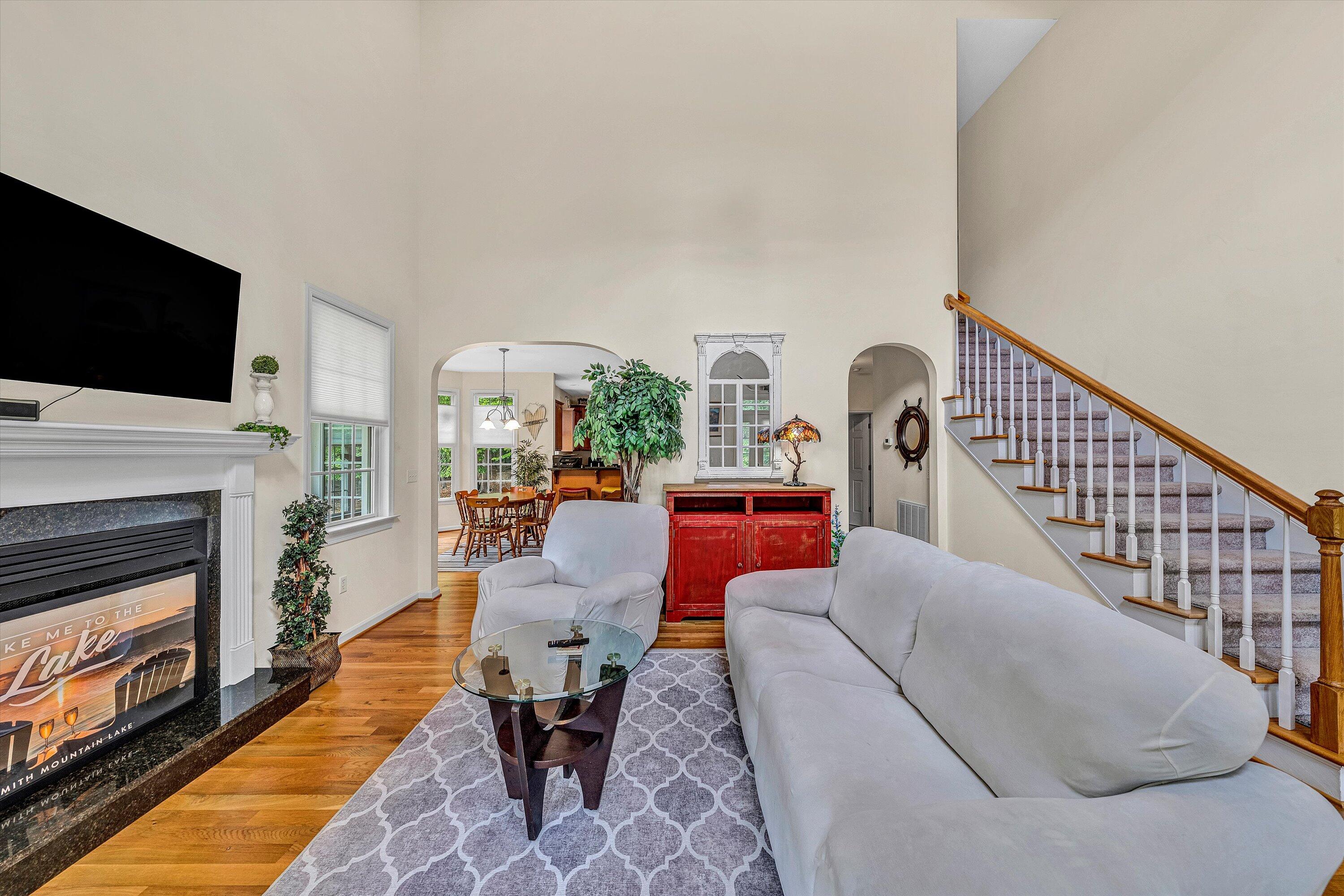1309 W West Pine Ridge Rd, Huddleston, Virginia image 4