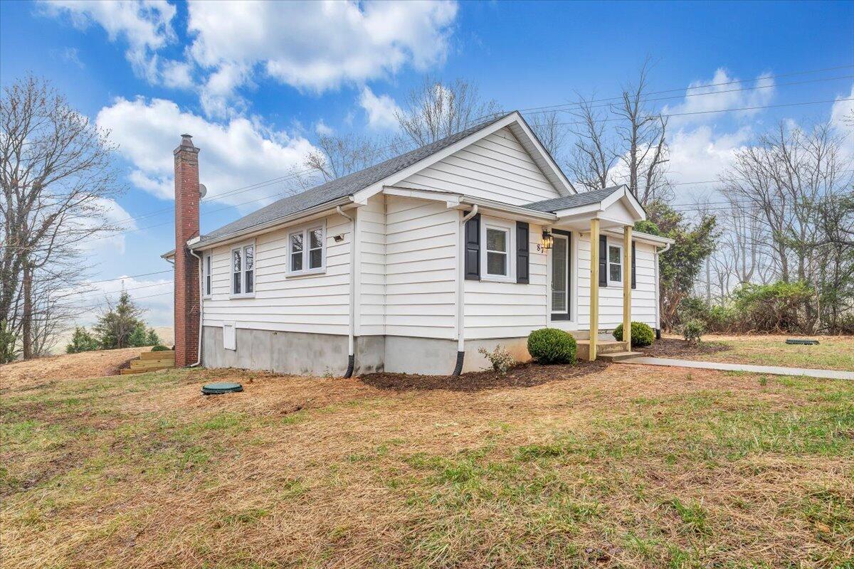 87 Country Ridge Rd, Bassett, Virginia image 3