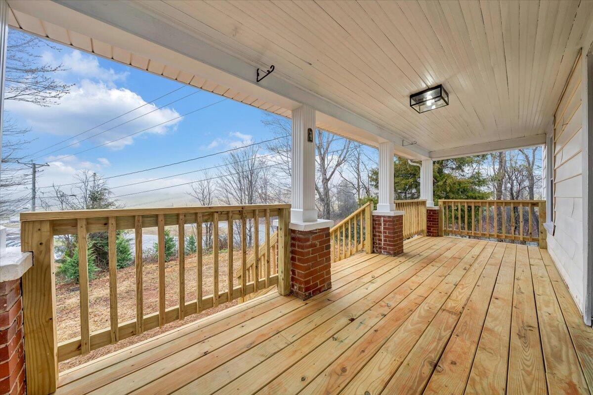 87 Country Ridge Rd, Bassett, Virginia image 2