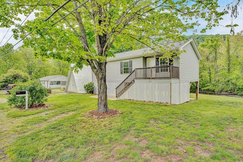 Homes For Sale - 9619 Old Roanoke Rd<br/> Montgomery County, Elliston, VA 24087