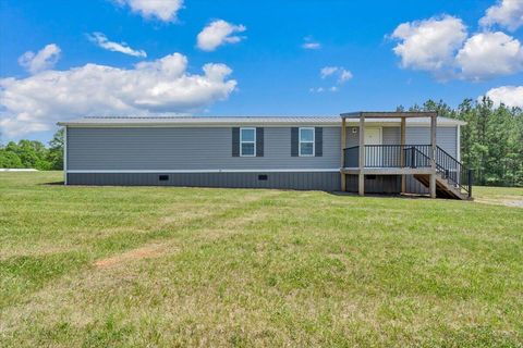 Mobile Home For Sale - 4820 Colonial Turnpike Turnpike<br/> Rocky Mount, VA 24151