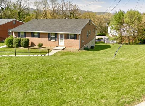 Multifamily For Sale - 701 Commander Dr #A  B<br/> Roanoke, VA 24012