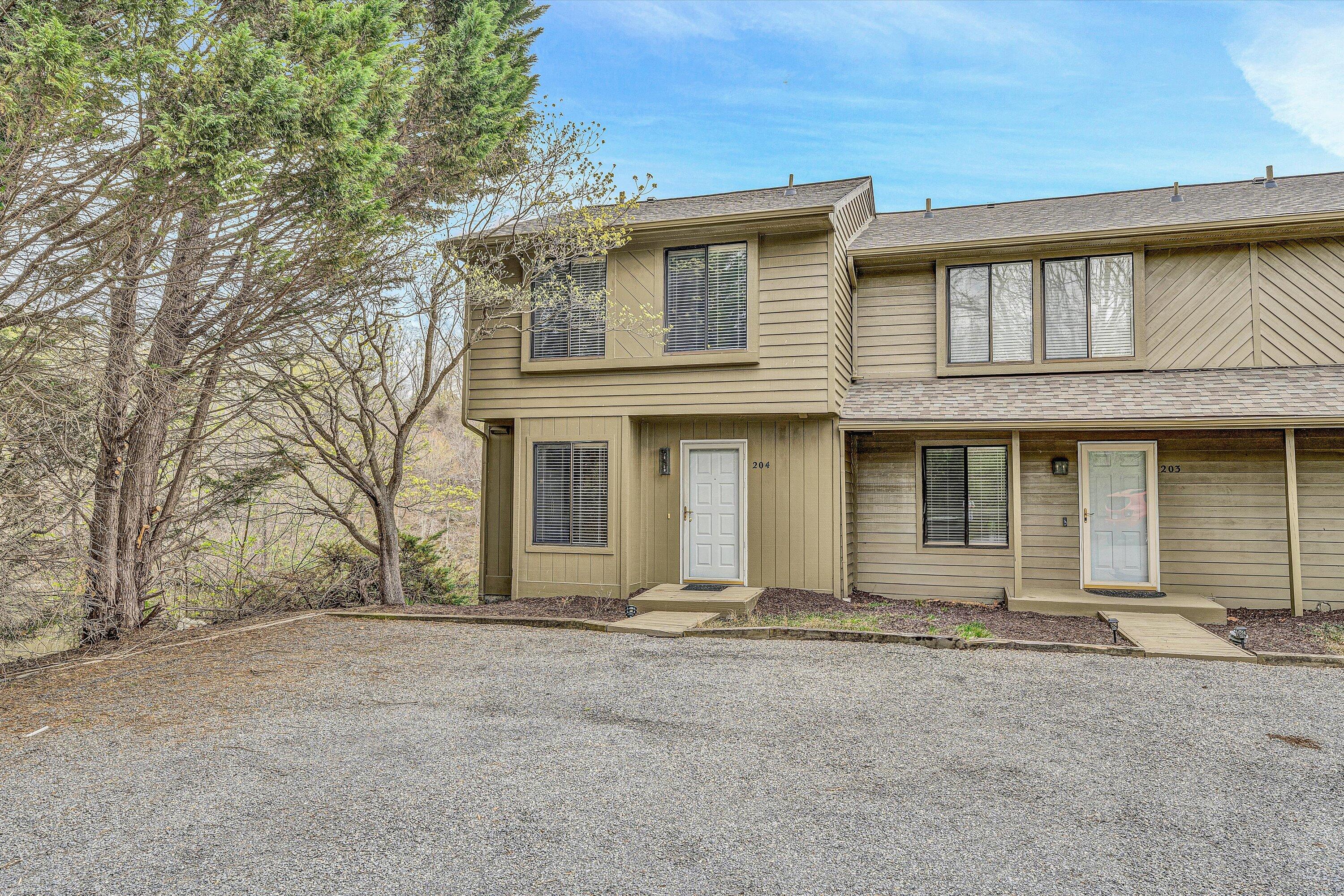 204 Harbor Ridge Dr, Goodview, Virginia image 2