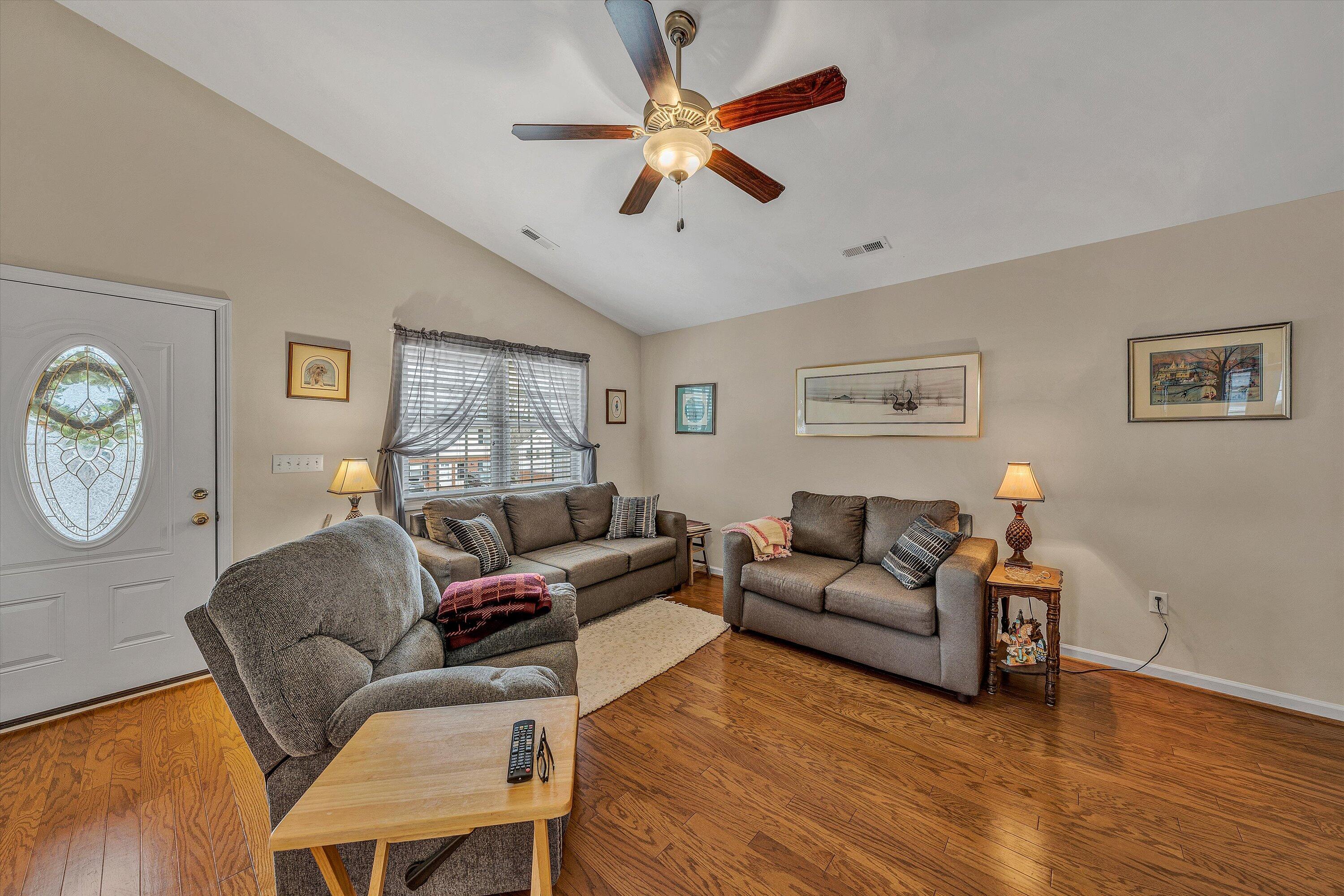 332 E Augusta Ave, Vinton, Virginia image 8